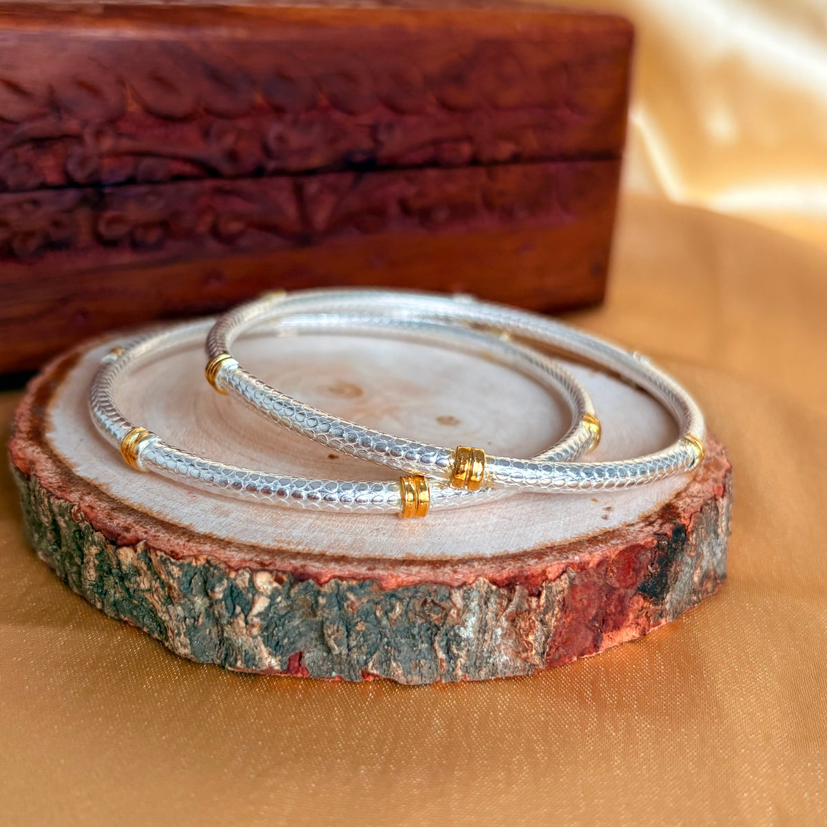 Bandhan Segmented Dual-Tone Silver Bangle