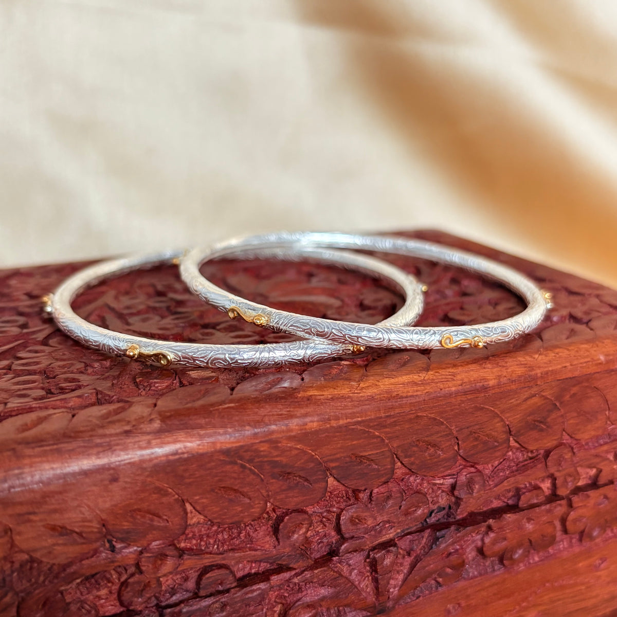 Noor Dual-Tone Textured Silver Bangle