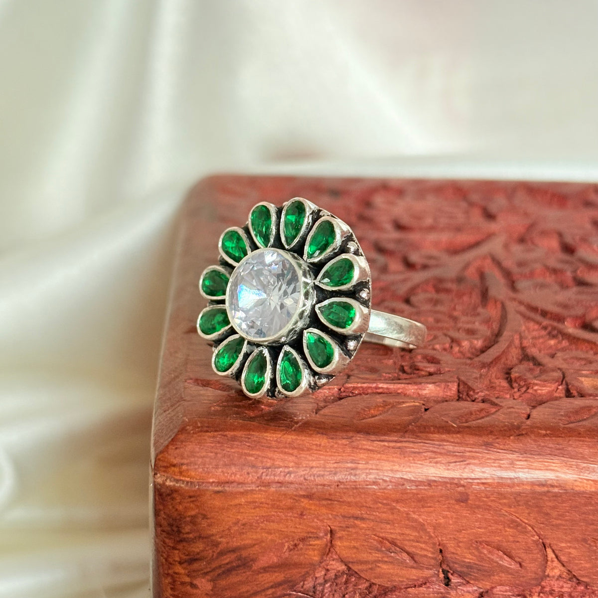 Emerald Look Floral Silver Ring