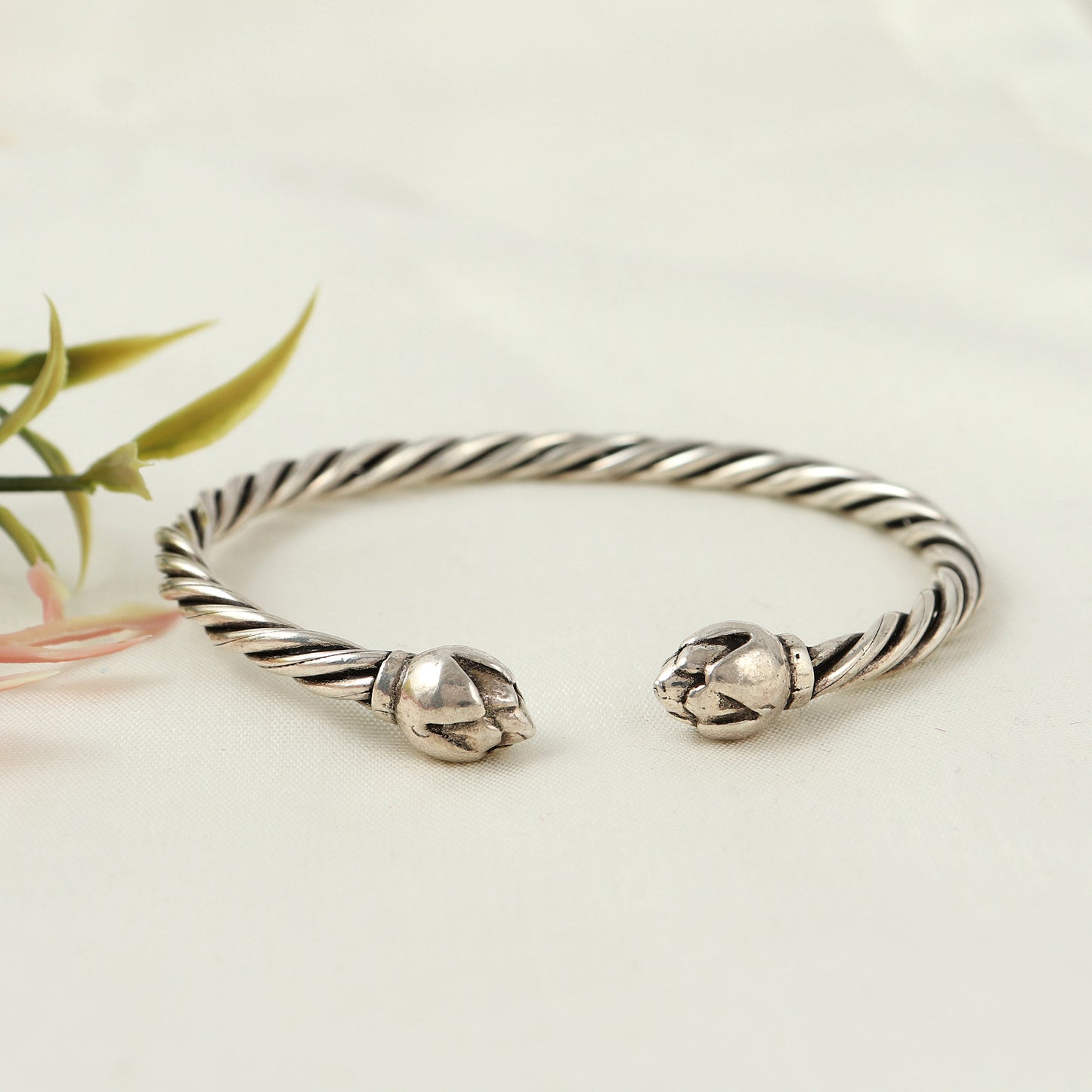 Antique Lotus Twisted Silver Kada