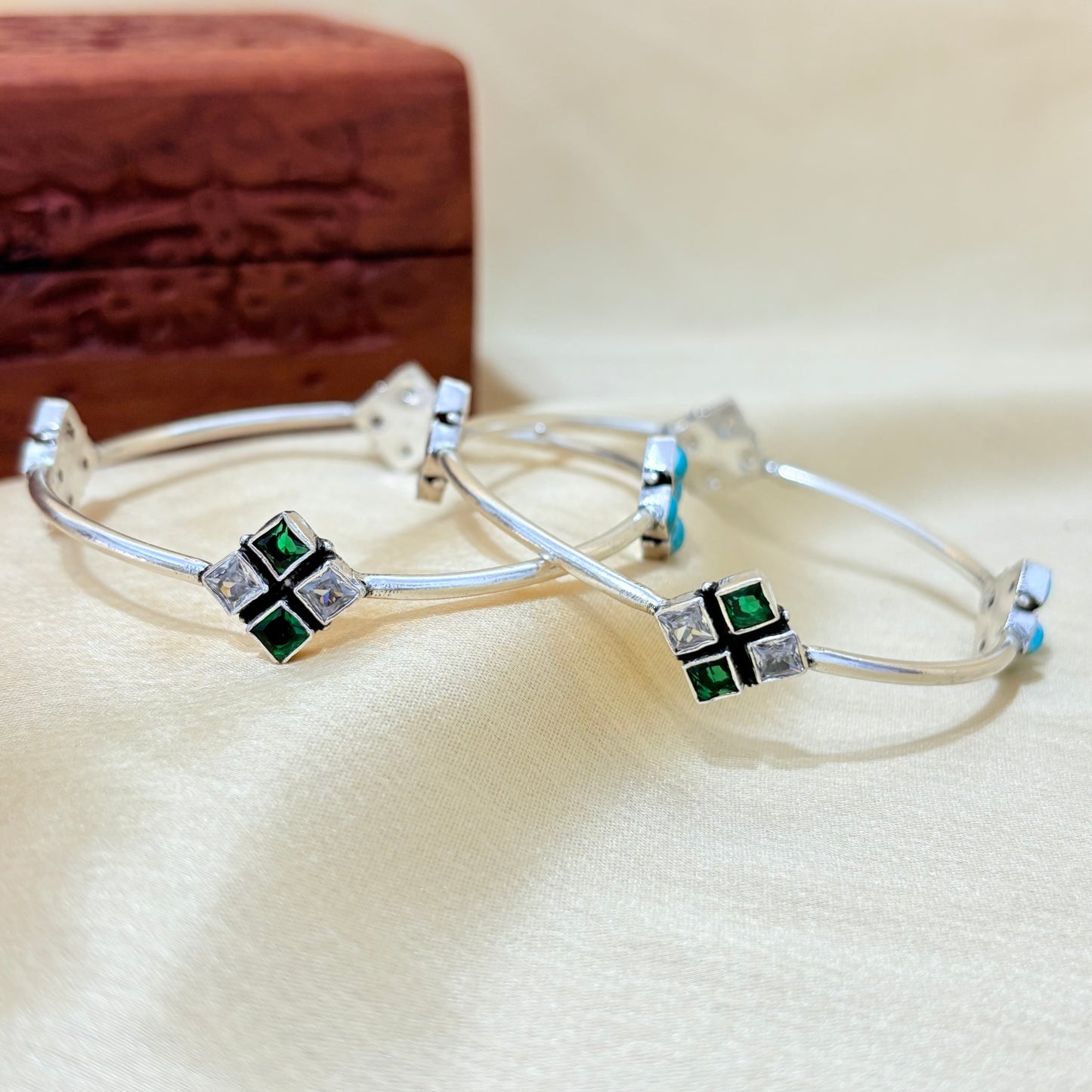 Handcrafted Emerald CZ Choki Silver Bangle