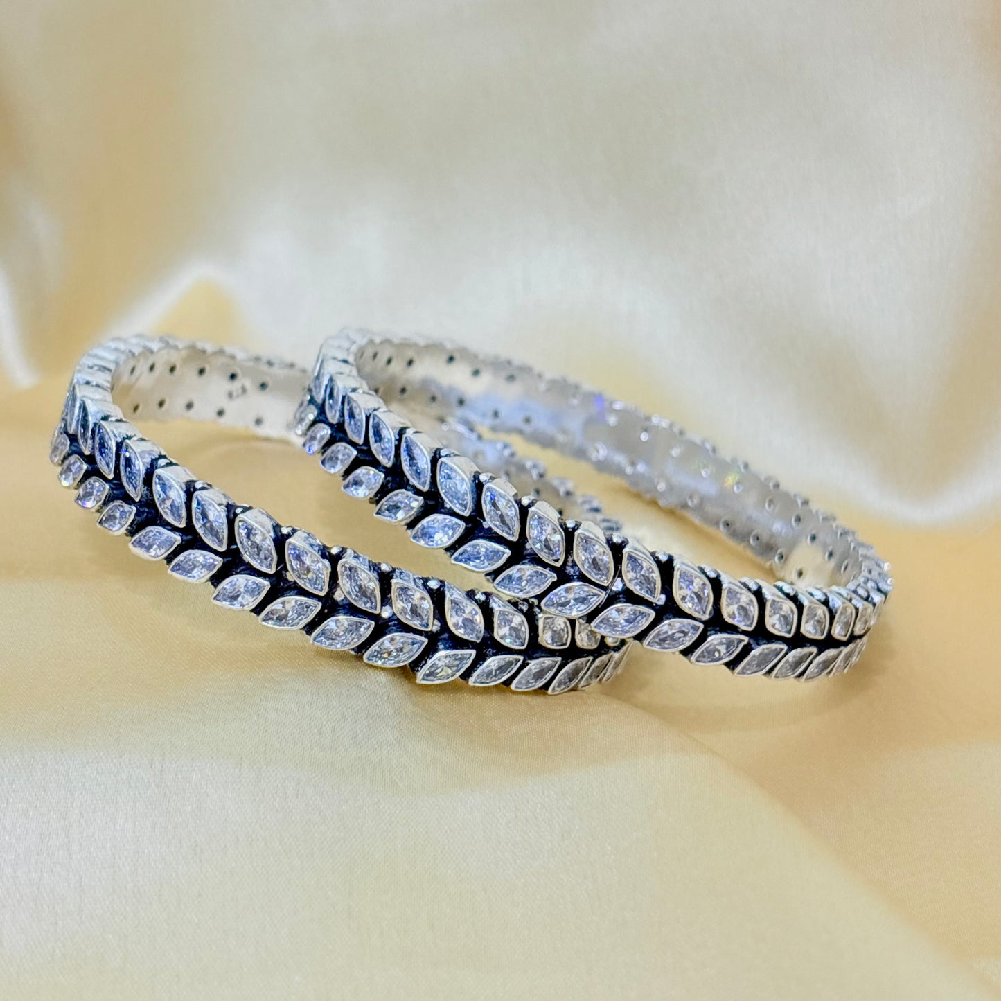 925 Silver Diamond Shimmering Marquise Bangle