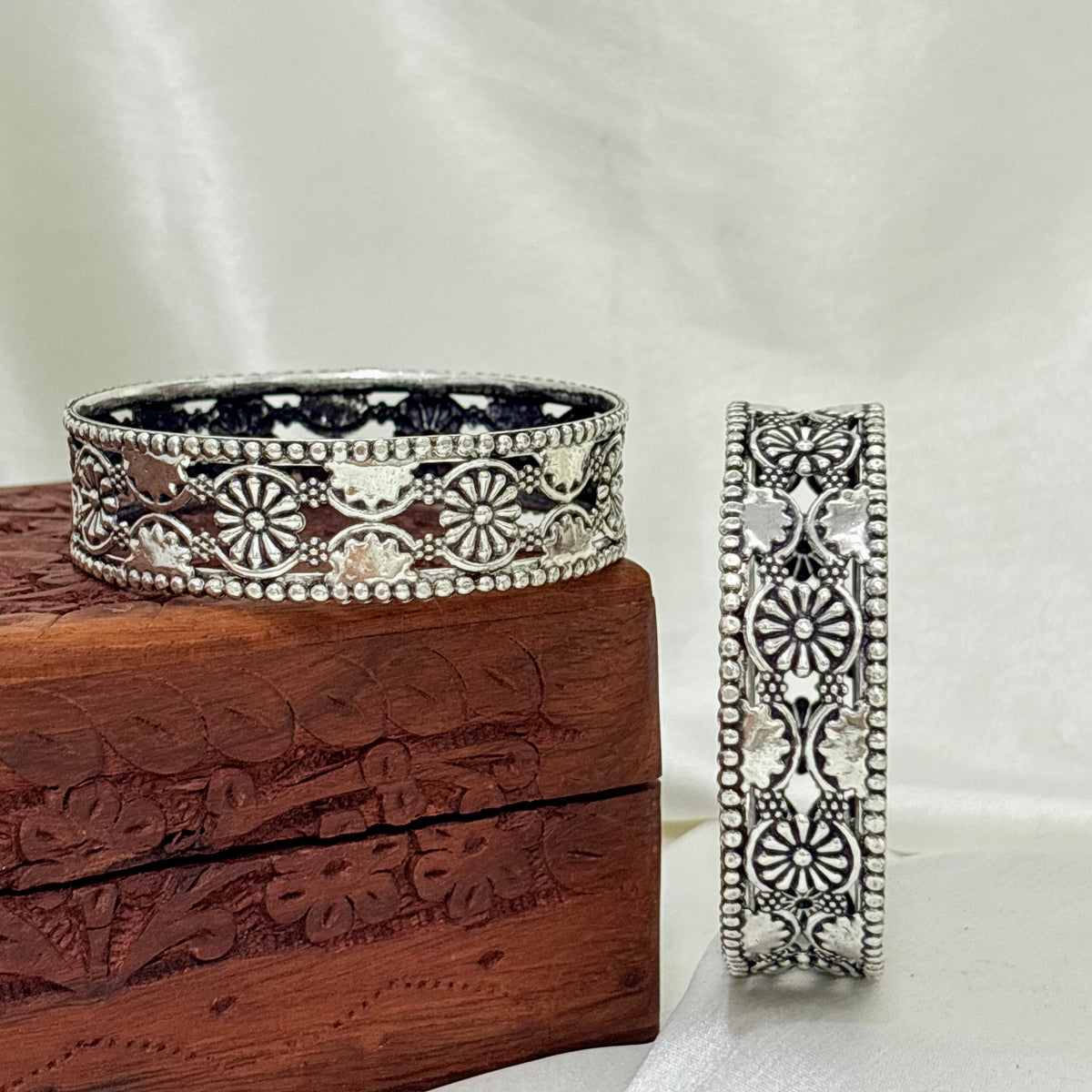 Sunflower Royal Traditional Silver Bangle