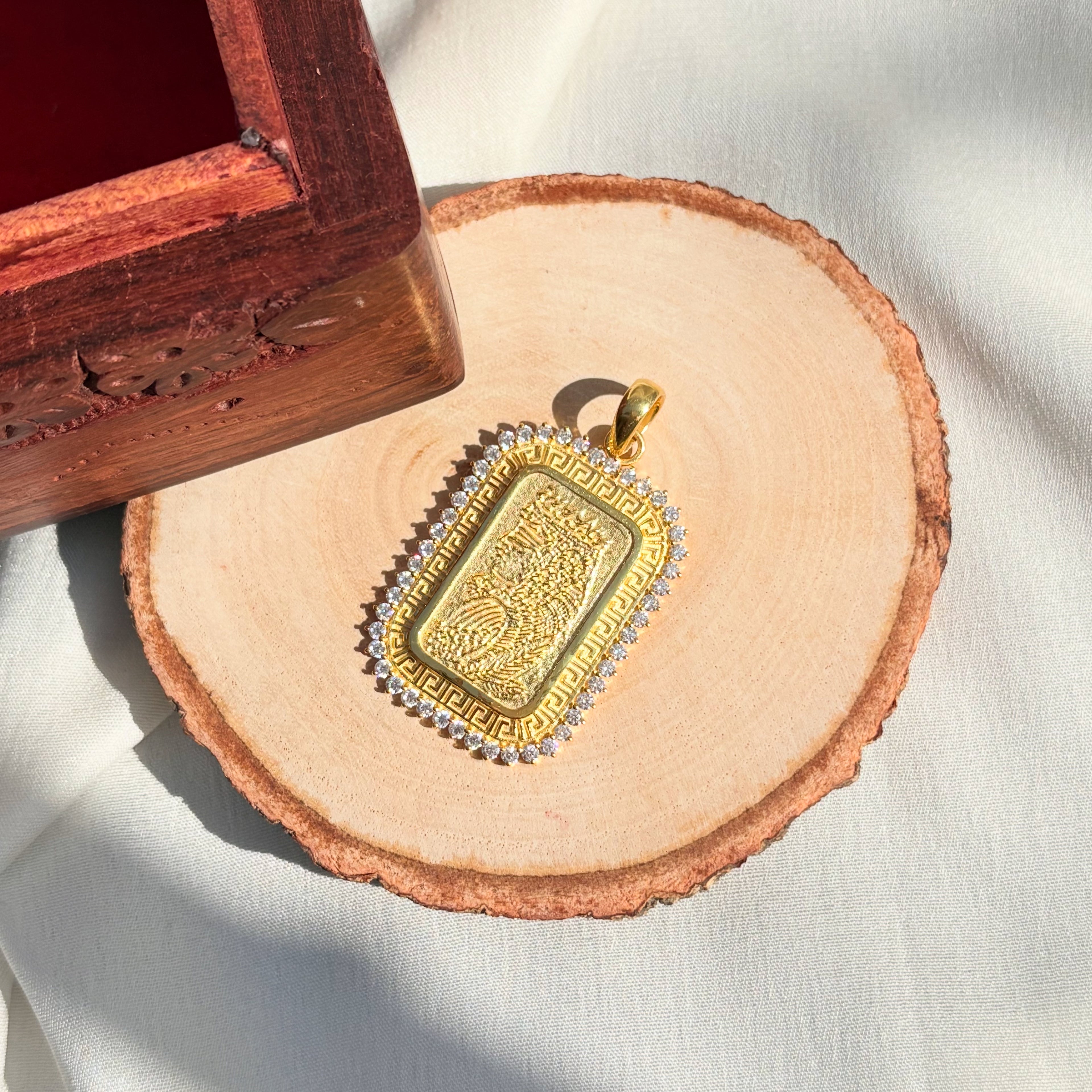 Royal Silver Gold-Plated Moissanite Pendant Set
