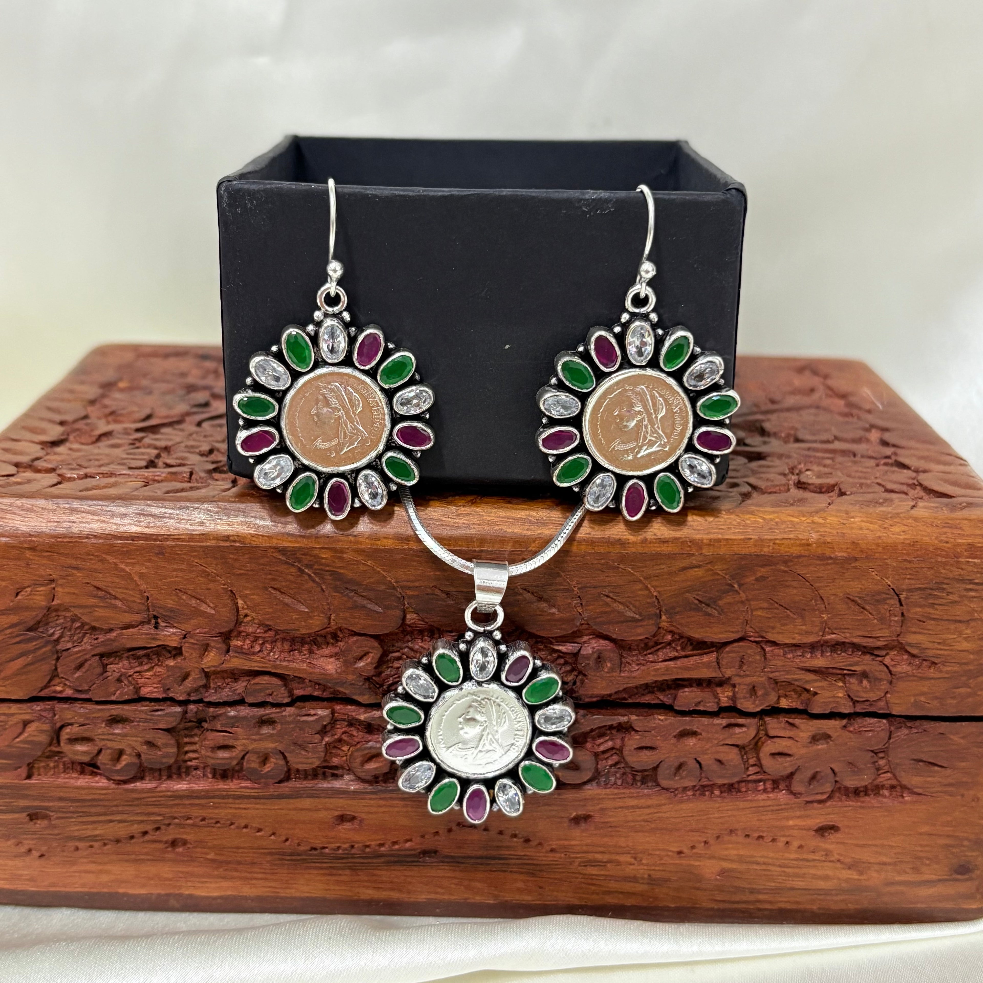 Silver Coin Oval Multicolor Silver Pendant Set