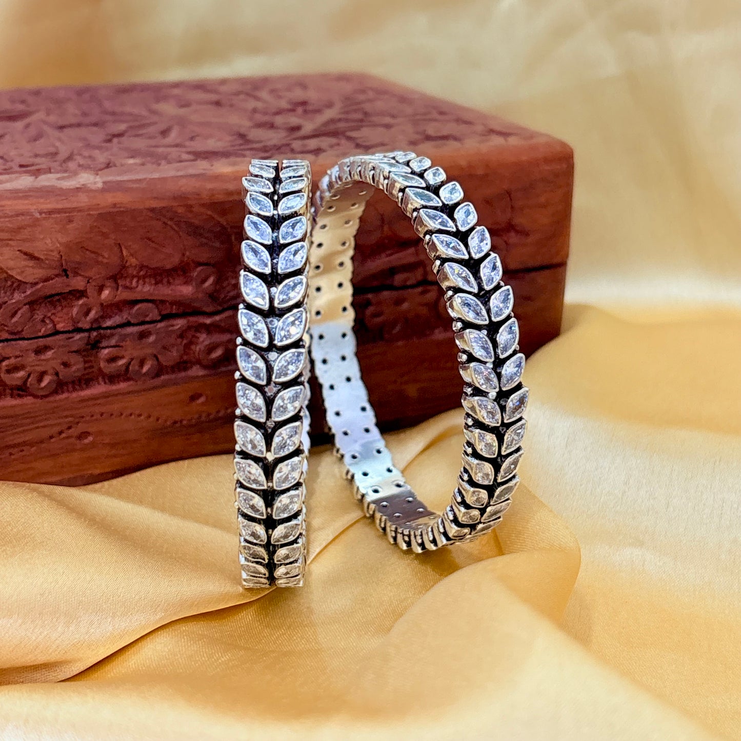 925 Silver Diamond Shimmering Marquise Bangle