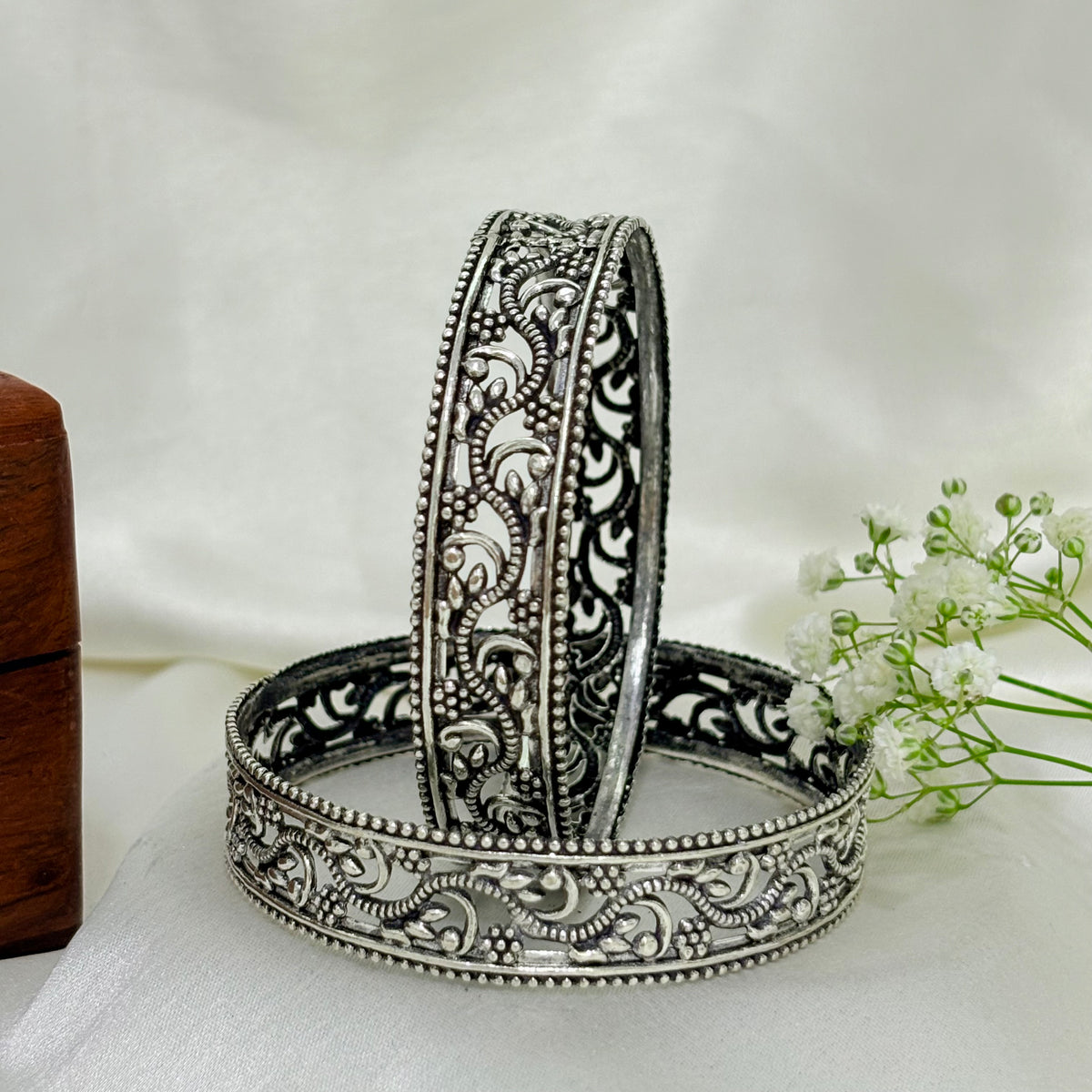 Paisley Heritage Plain Oxidized Silver Bangle