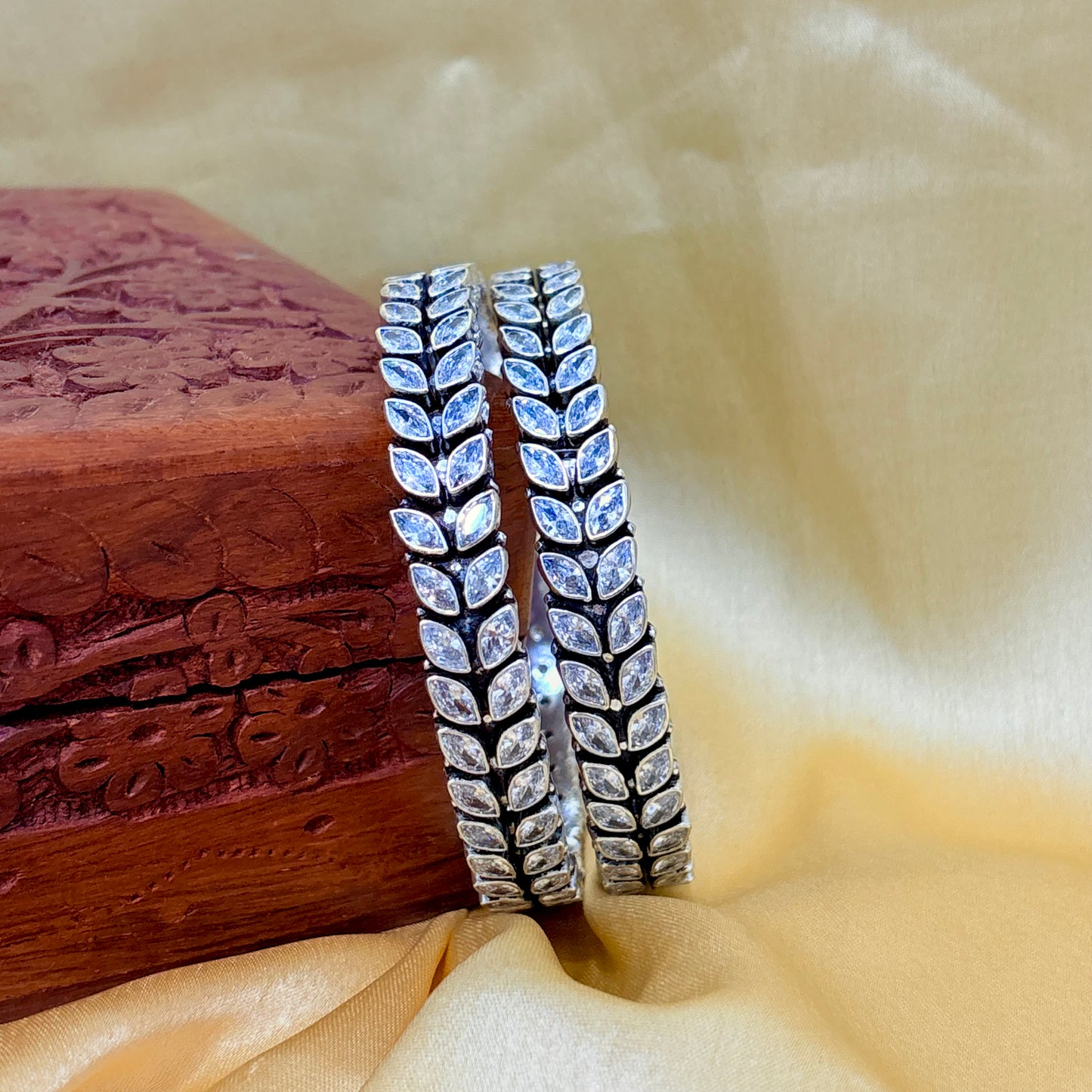 925 Silver Diamond Shimmering Marquise Bangle