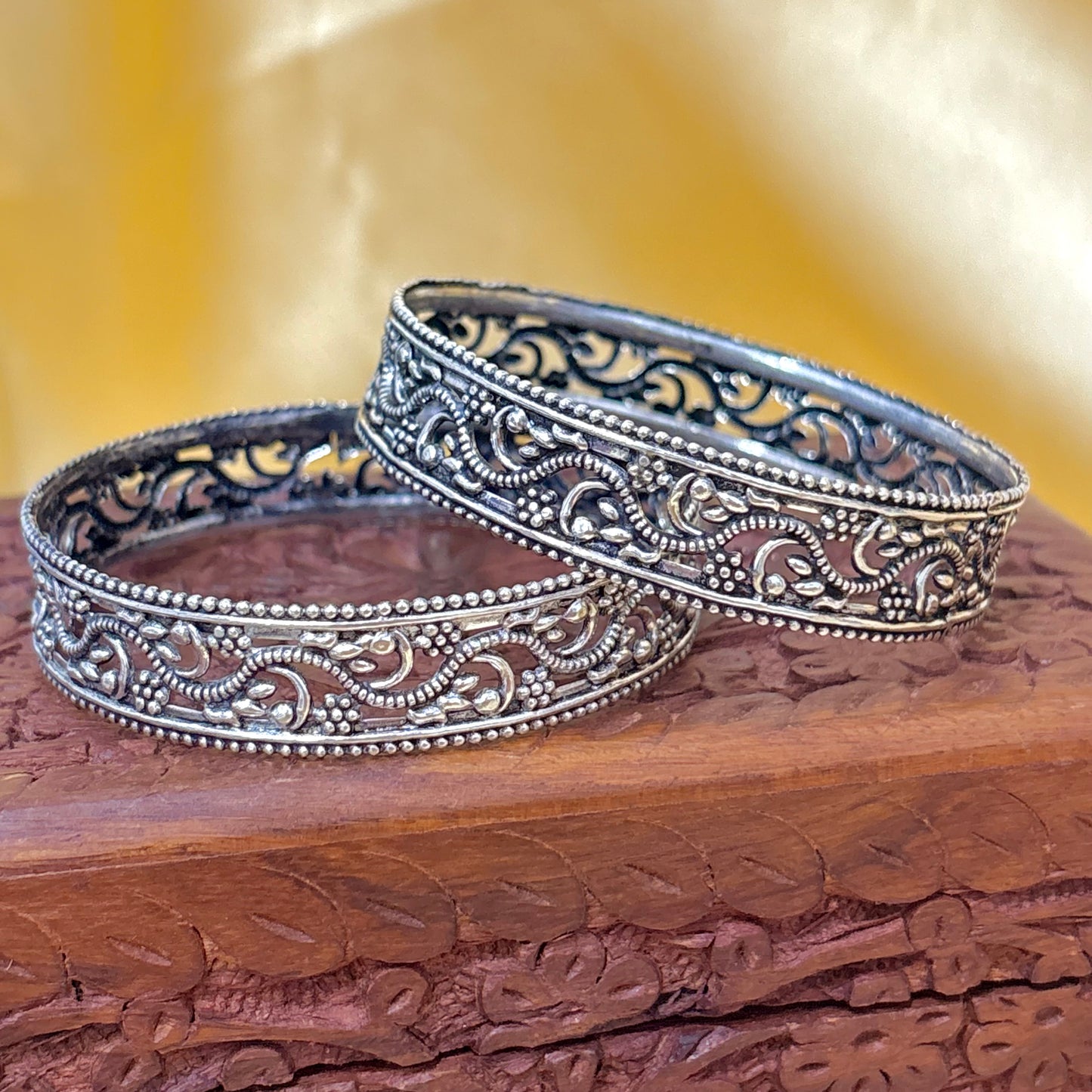 Paisley Heritage Plain Oxidized Silver Bangle