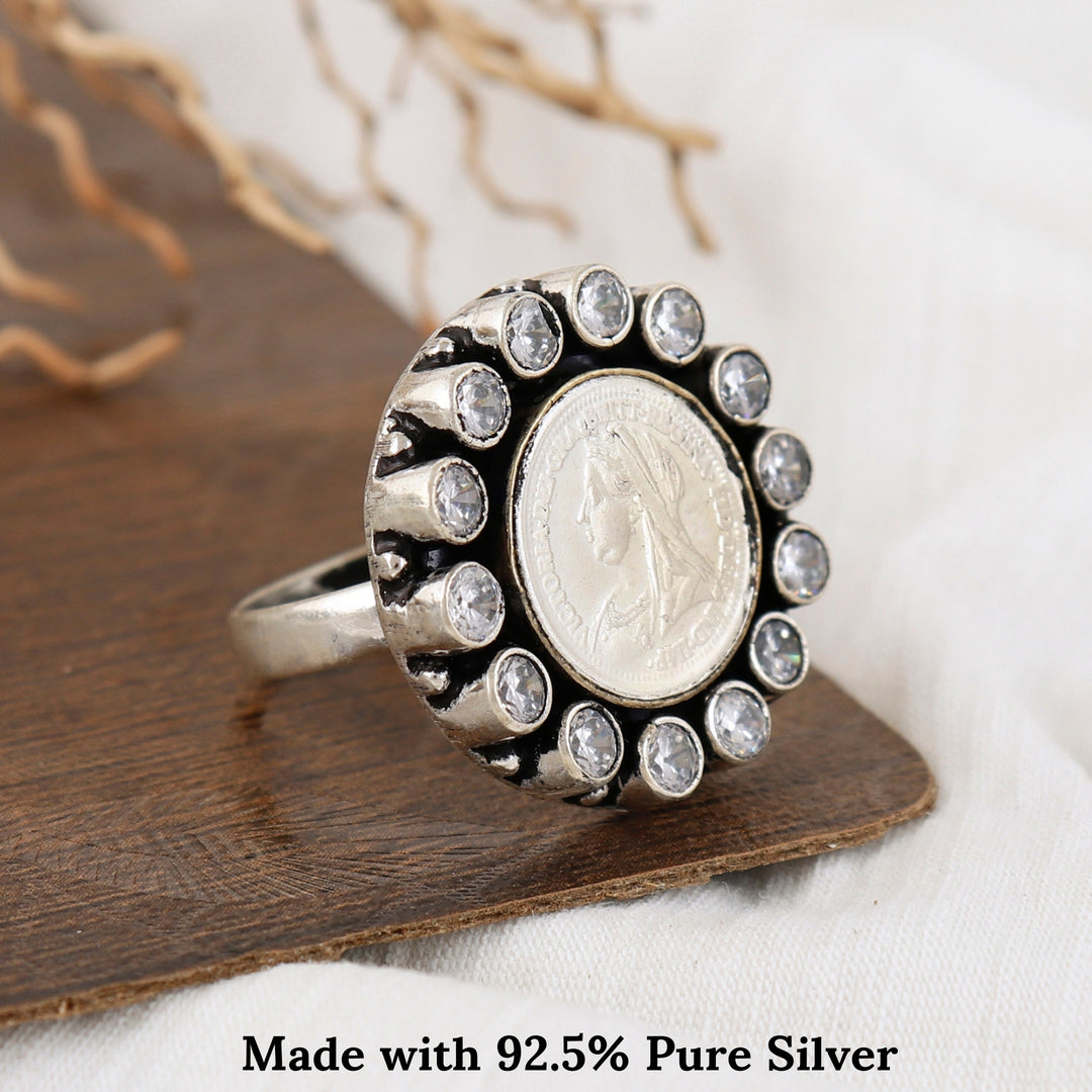 純銀製飾り物 92.5 Silver Coin Studded Heritage Queen Ring – Silver 'N' Stones