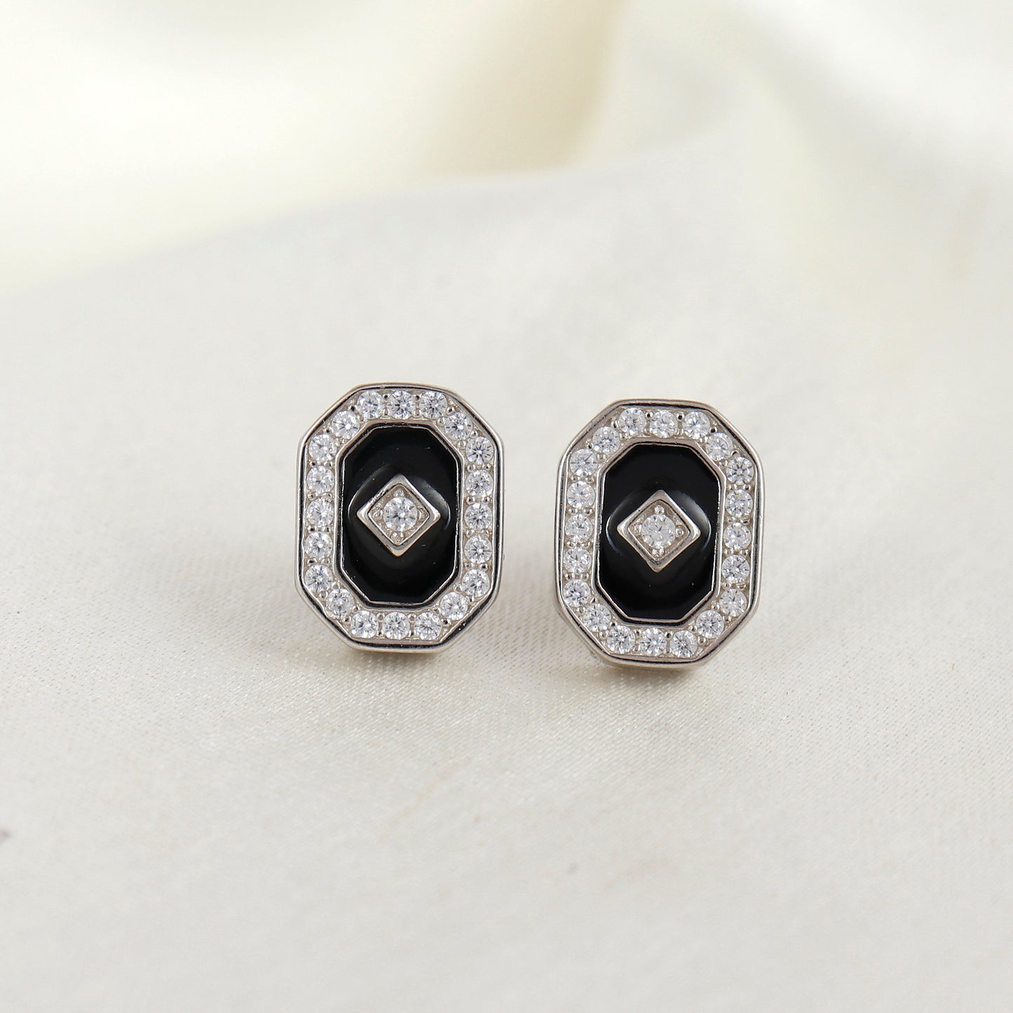 Pure Silver Gleam Prism Earring