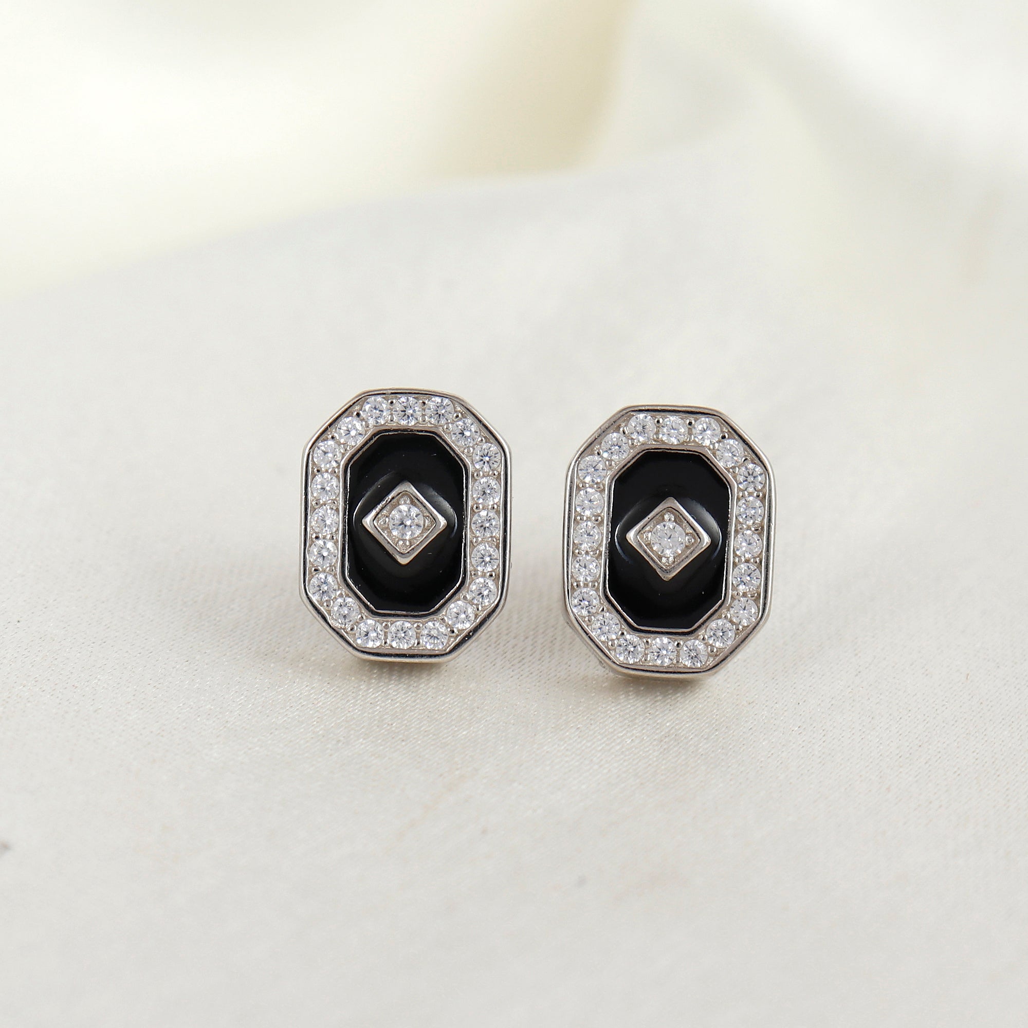 Pure Silver Gleam Prism Earring