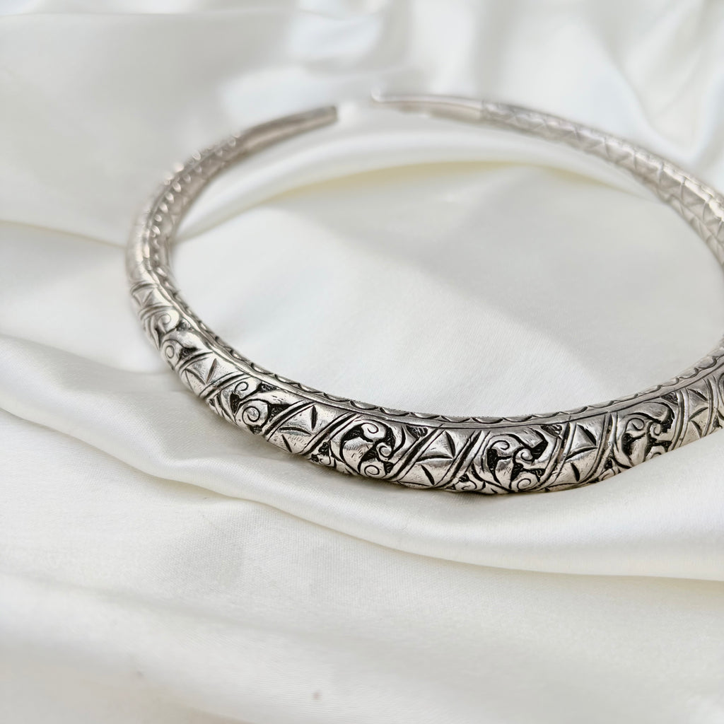 Traditional Tribal Medallion Silver Hasli Choker