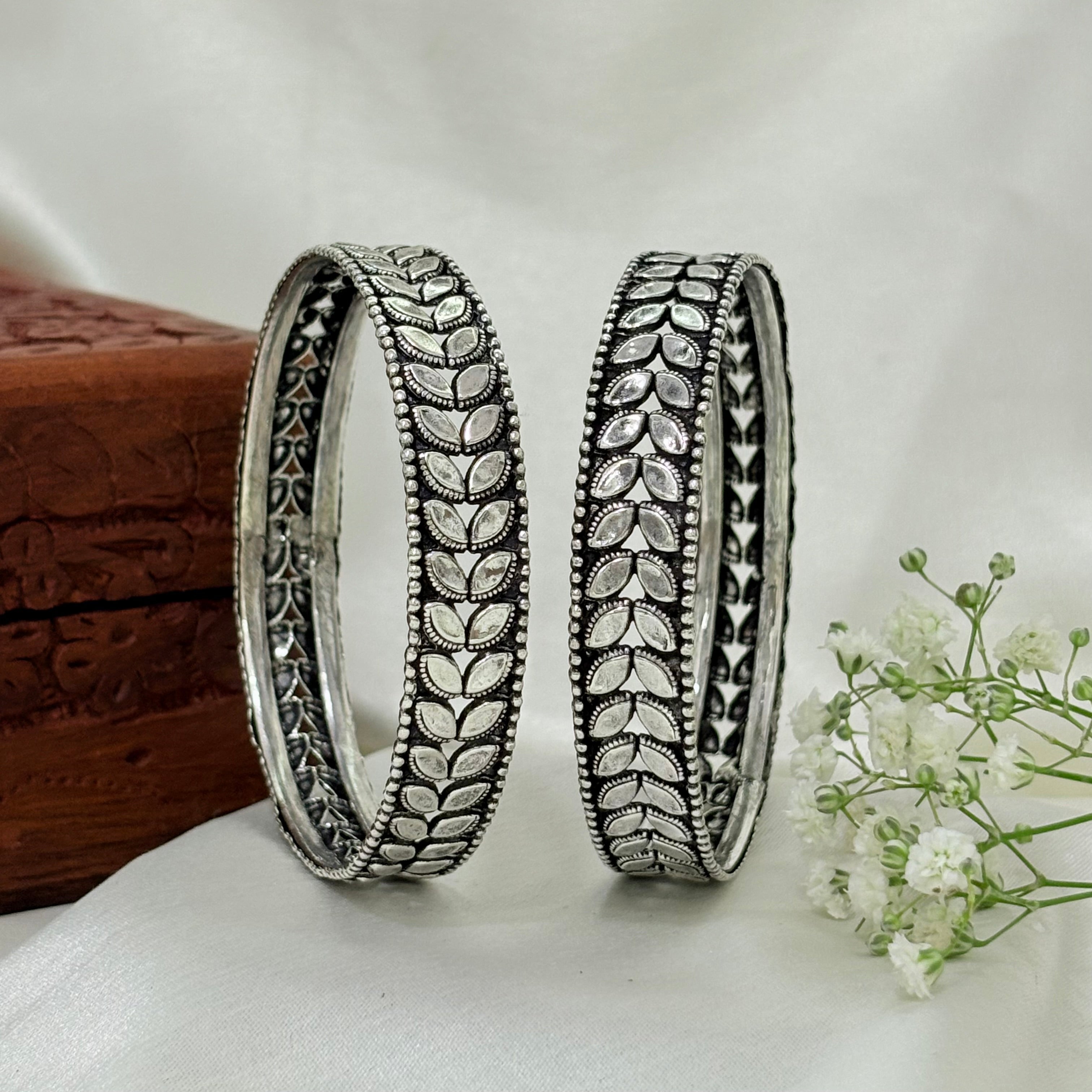 Tribal Leaf Oxidized Silver Bangle