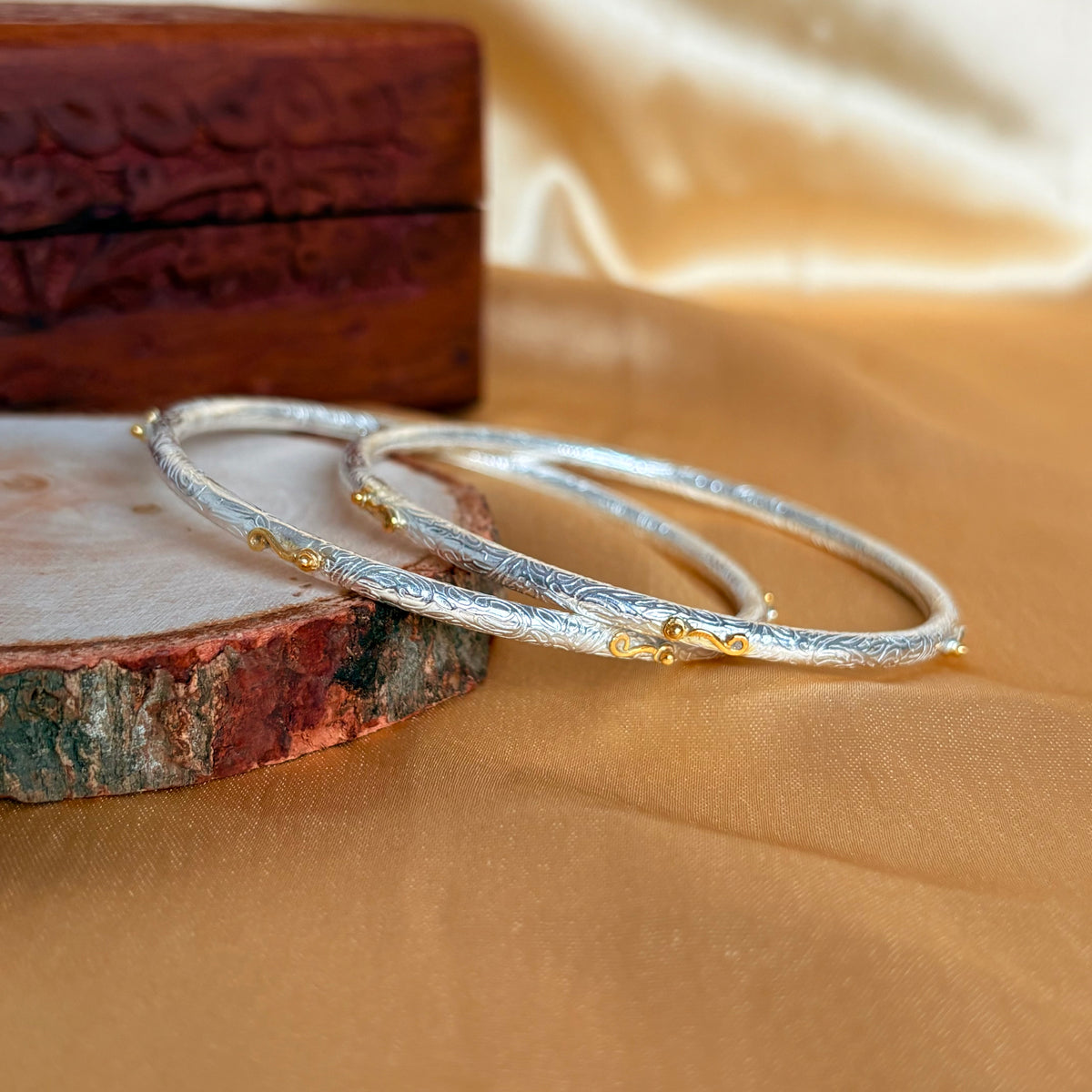 Noor Dual-Tone Textured Silver Bangle