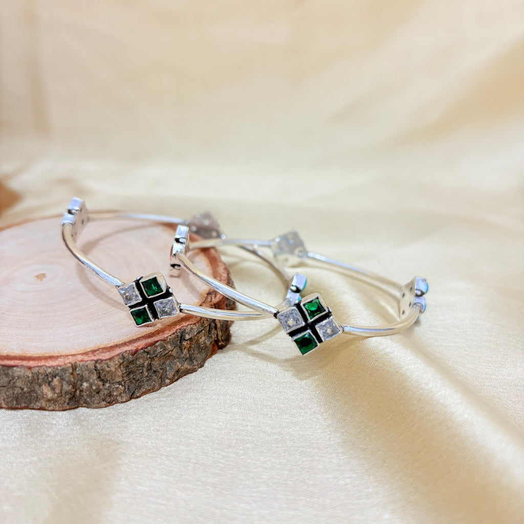 Handcrafted Emerald CZ Choki Silver Bangle