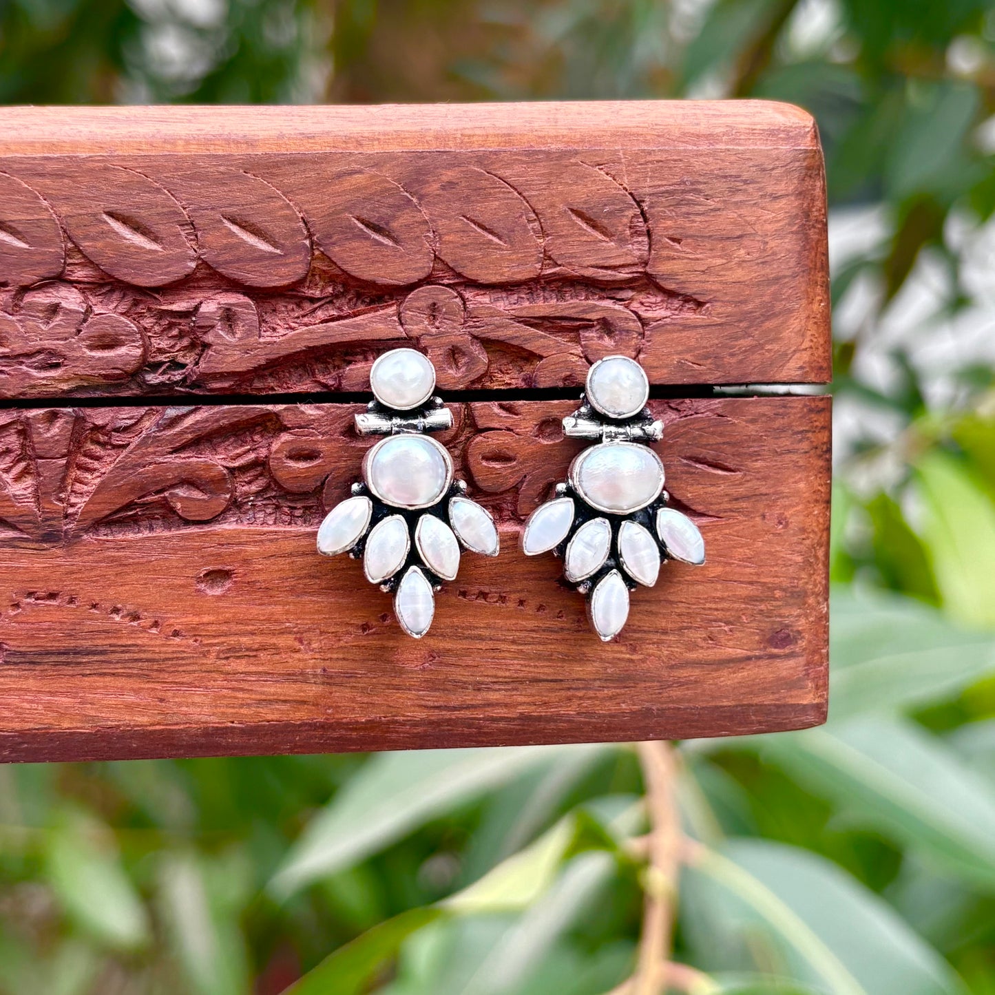 Handcrafted Silver Pearl Floral Earring