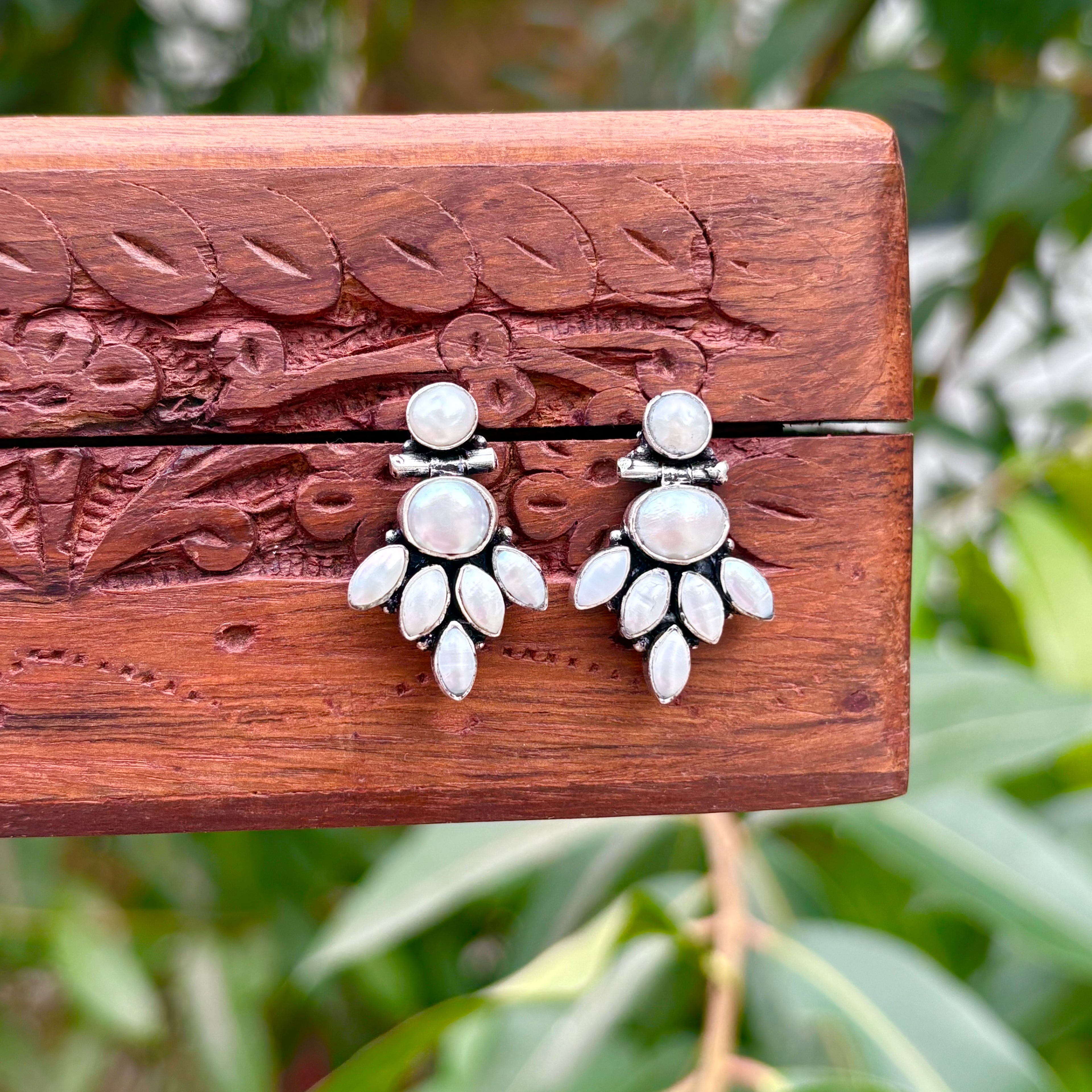 Handcrafted Silver Pearl Floral Earring