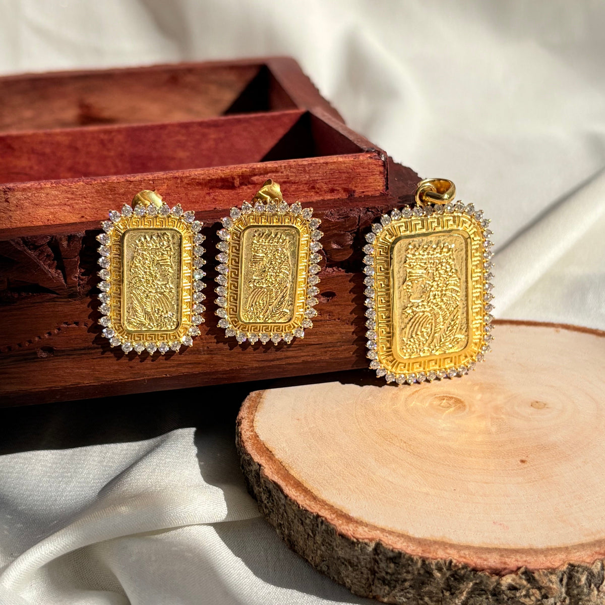 Royal Silver Gold-Plated Moissanite Pendant Set