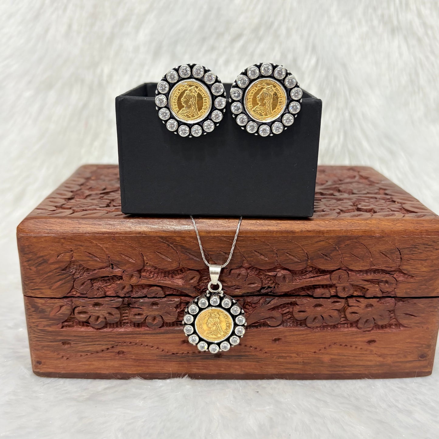 925 Gold Polished Silver Coin Pendant Set