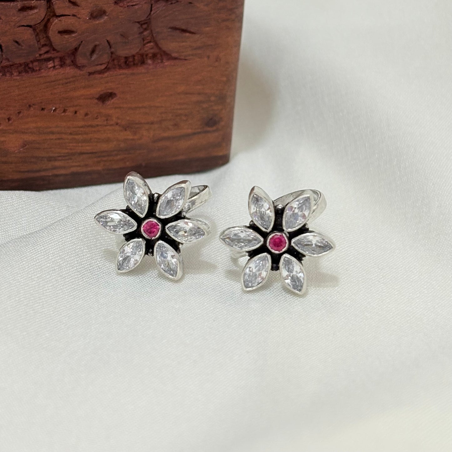 Sparkling Silver Marquise Flower Toe Rings