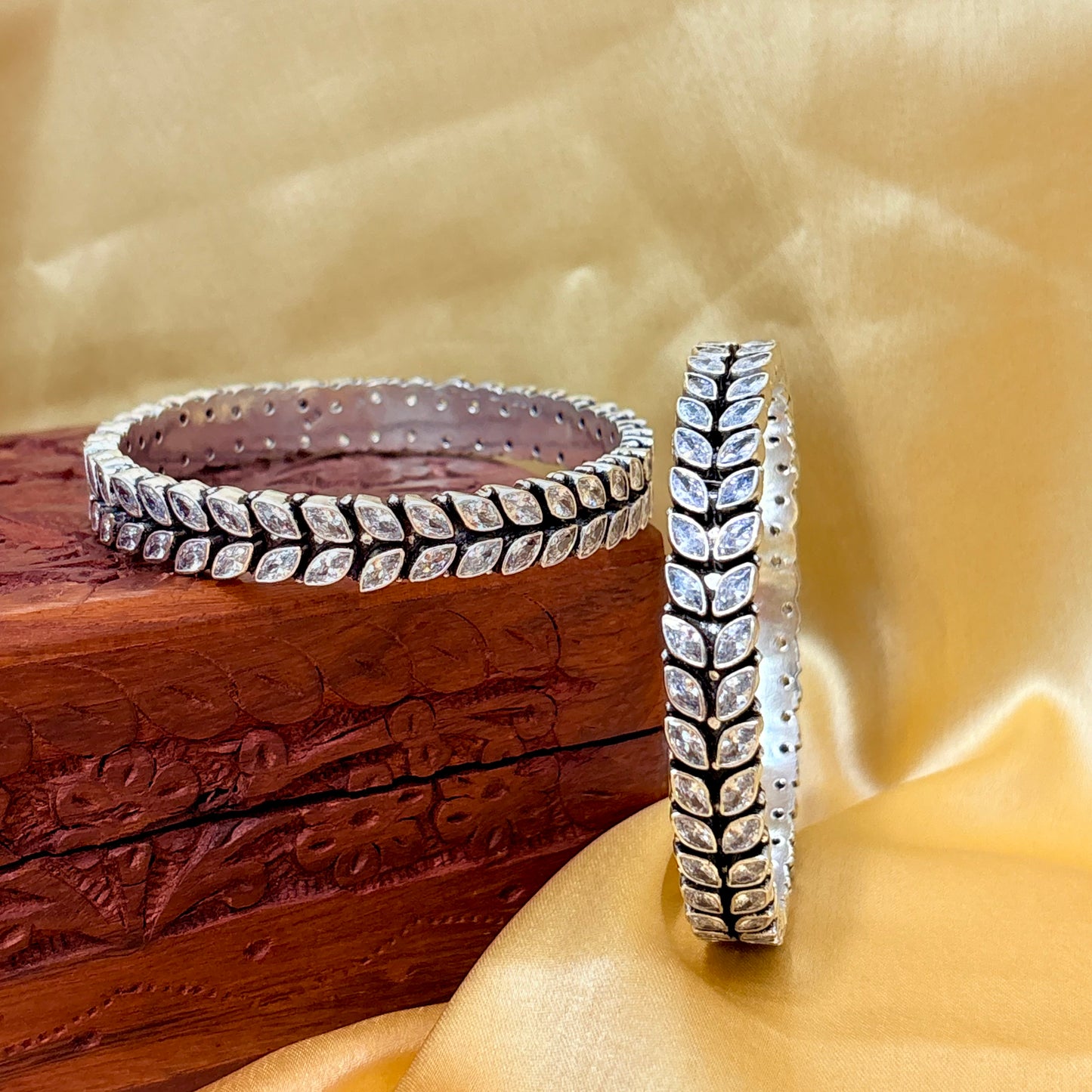 925 Silver Diamond Shimmering Marquise Bangle