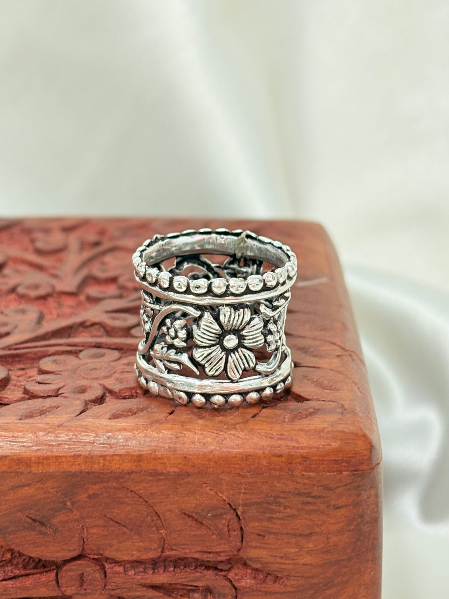 Oxidized Silver Floral Band Ring