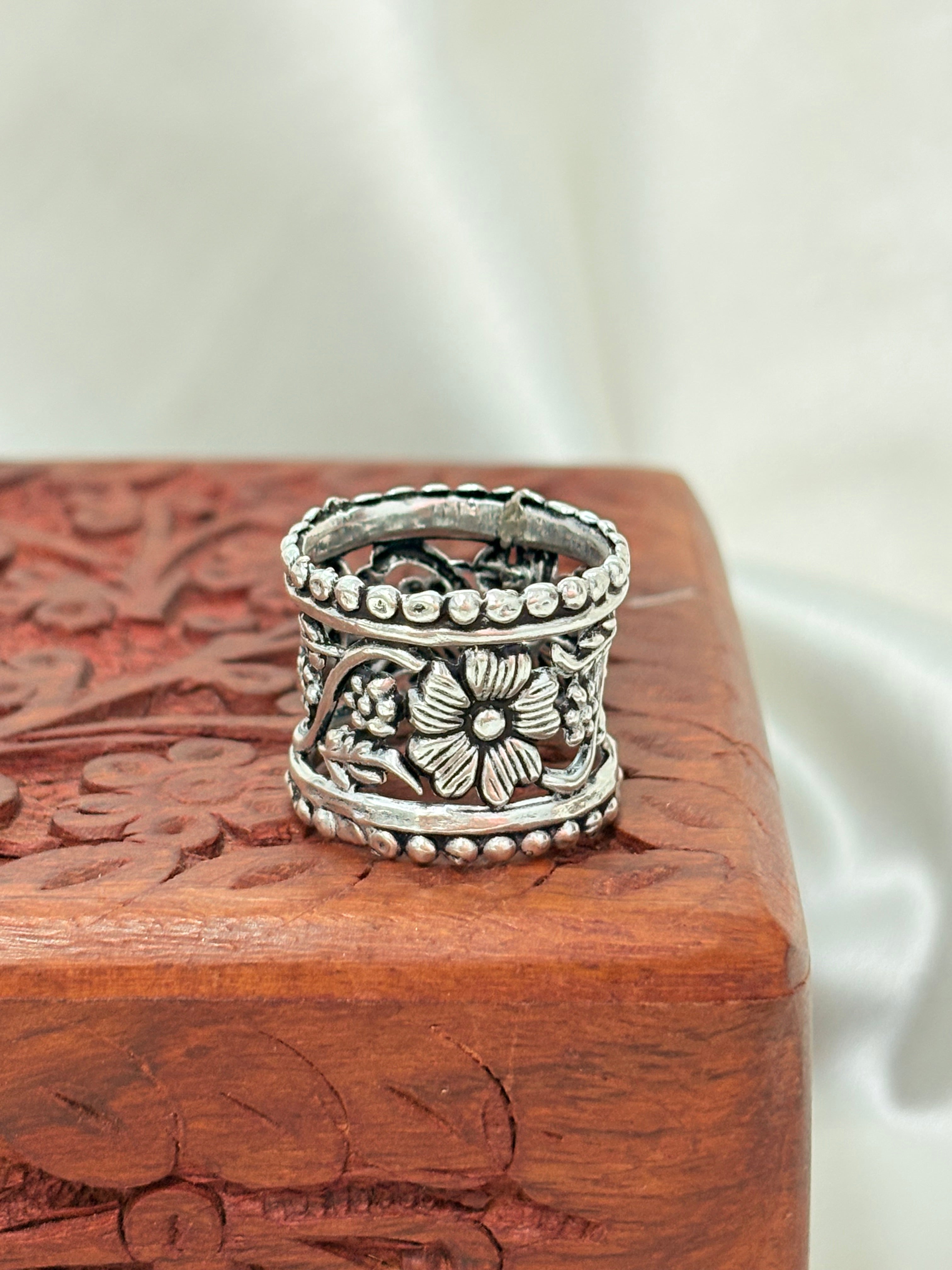 Oxidized Silver Floral Band Ring