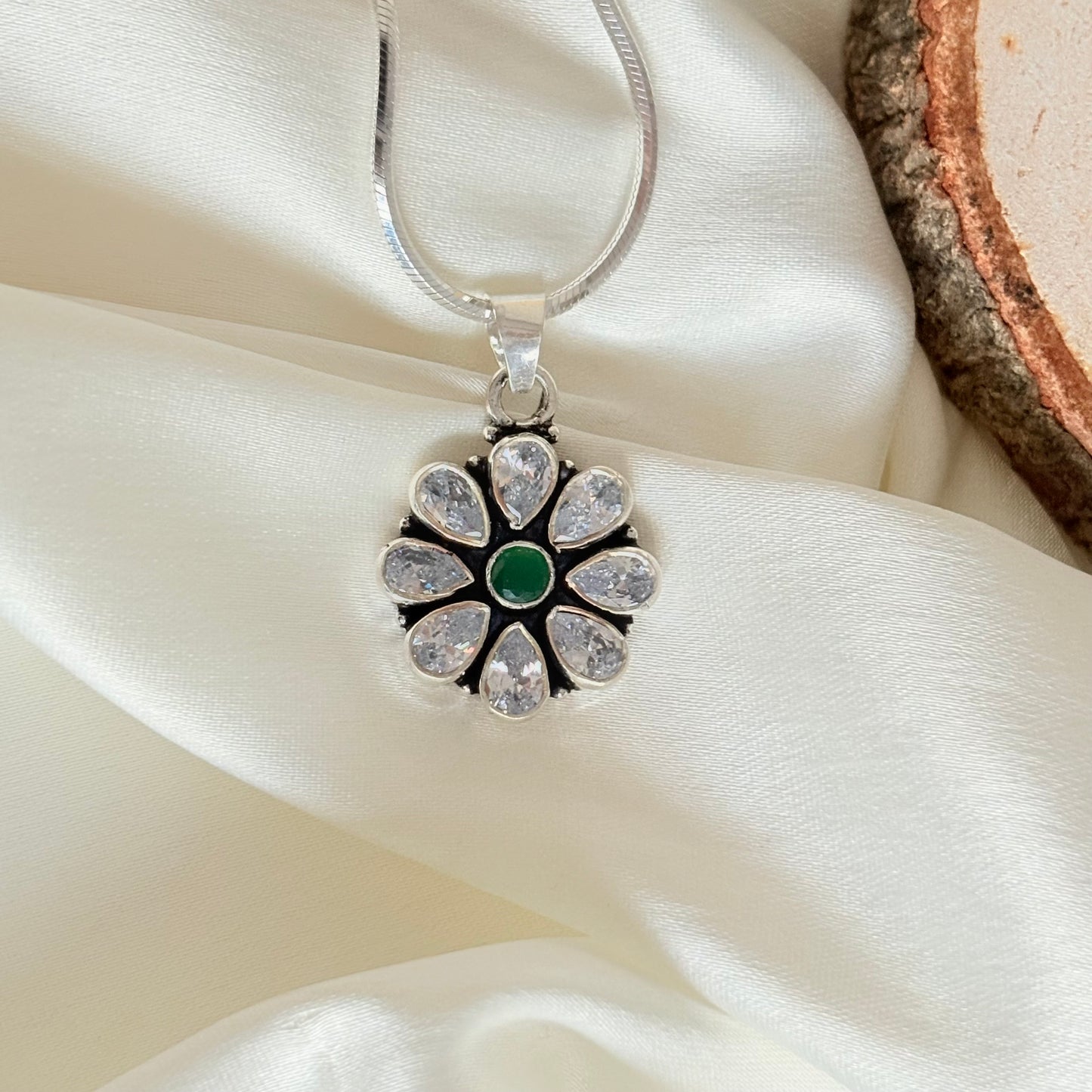 The Emerald Bloom Pendant Set