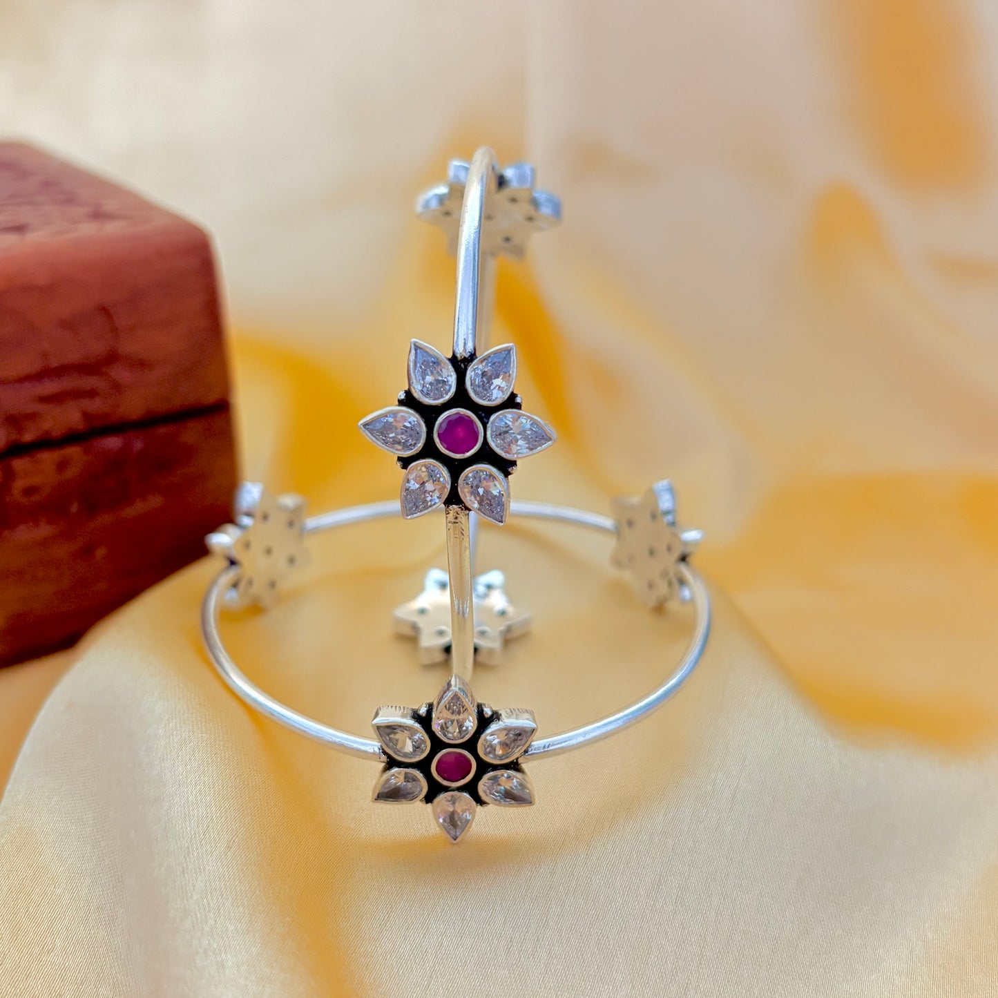 925 Silver Cubic Zirconia Floral Everyday Bangle