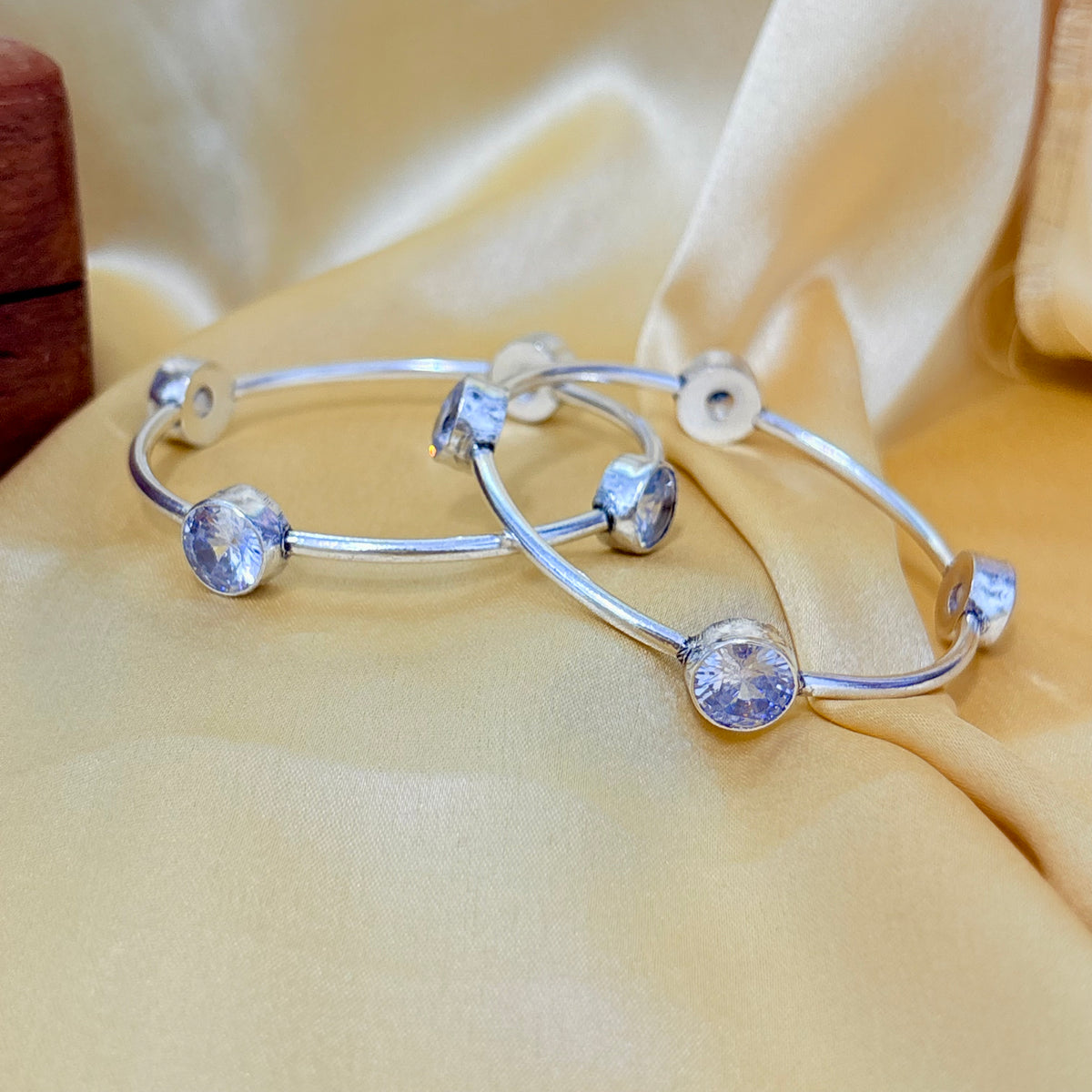 Cubic Zirconia  Shine Silver Bangle