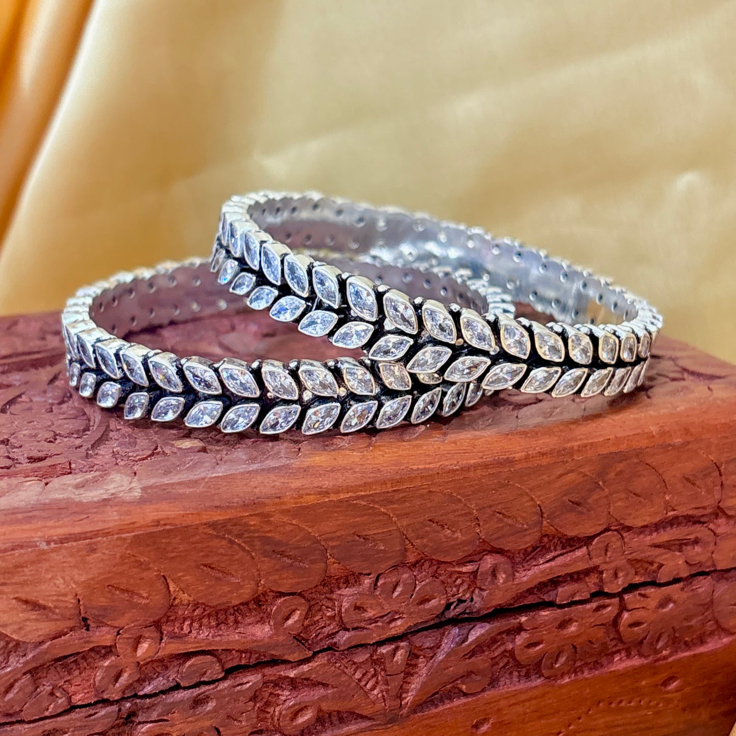 925 Silver Diamond Shimmering Marquise Bangle