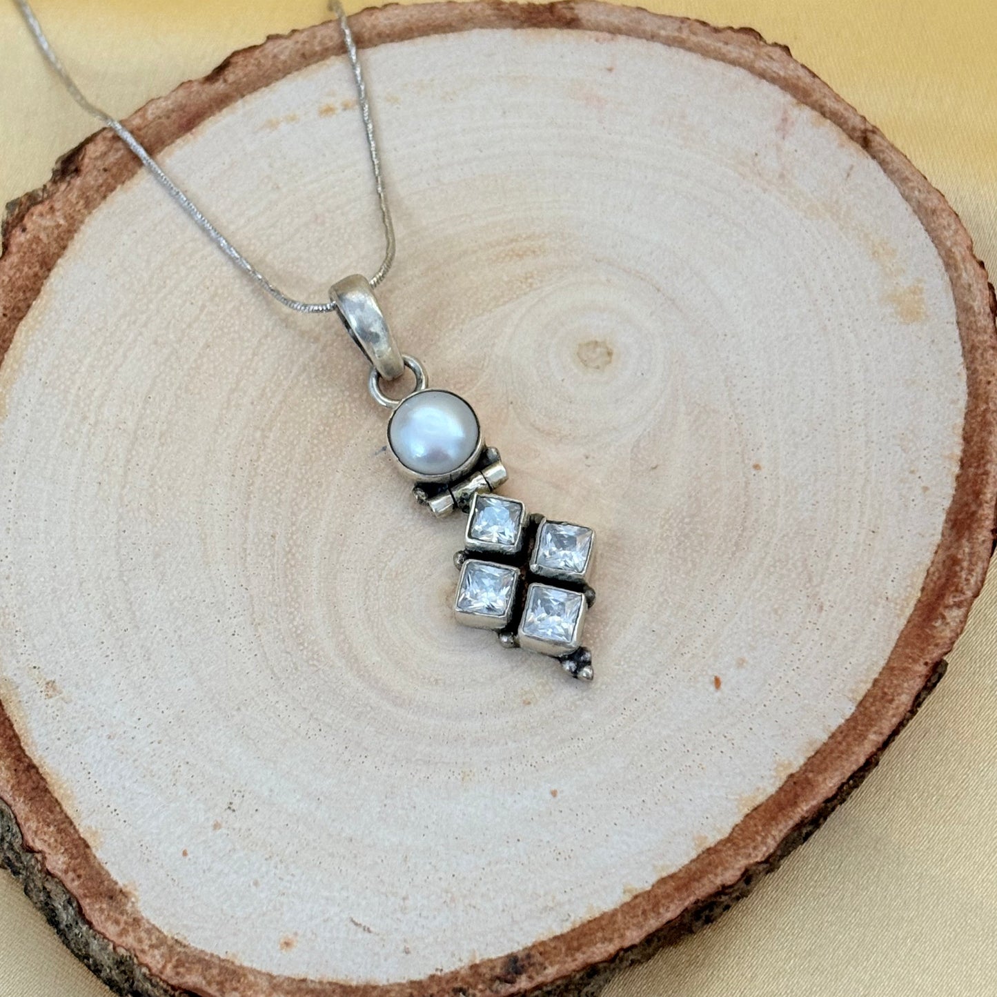 Sparkling Round Pearl Silver Pendant