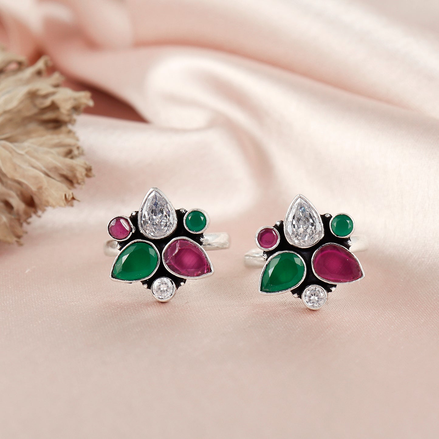 Three Petal Silver Toe Ring