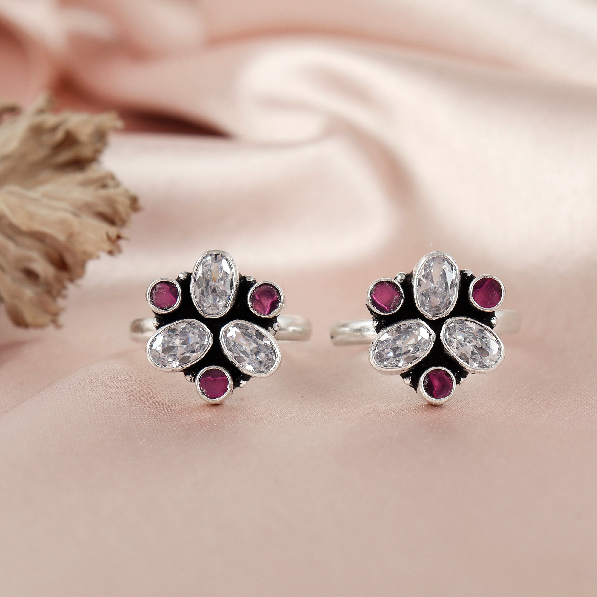 Alluring Silver Toe Ring