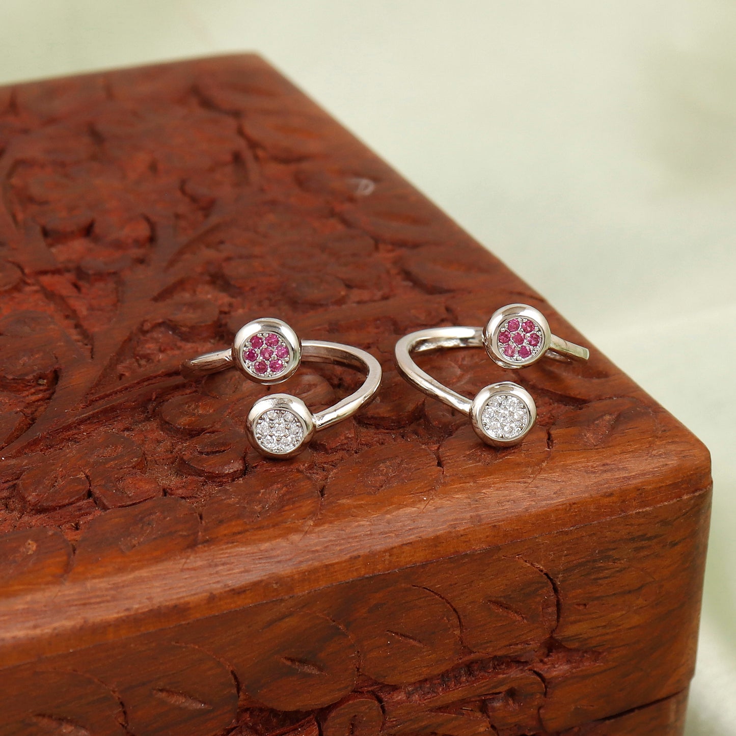 Round Chic Silver Toerings