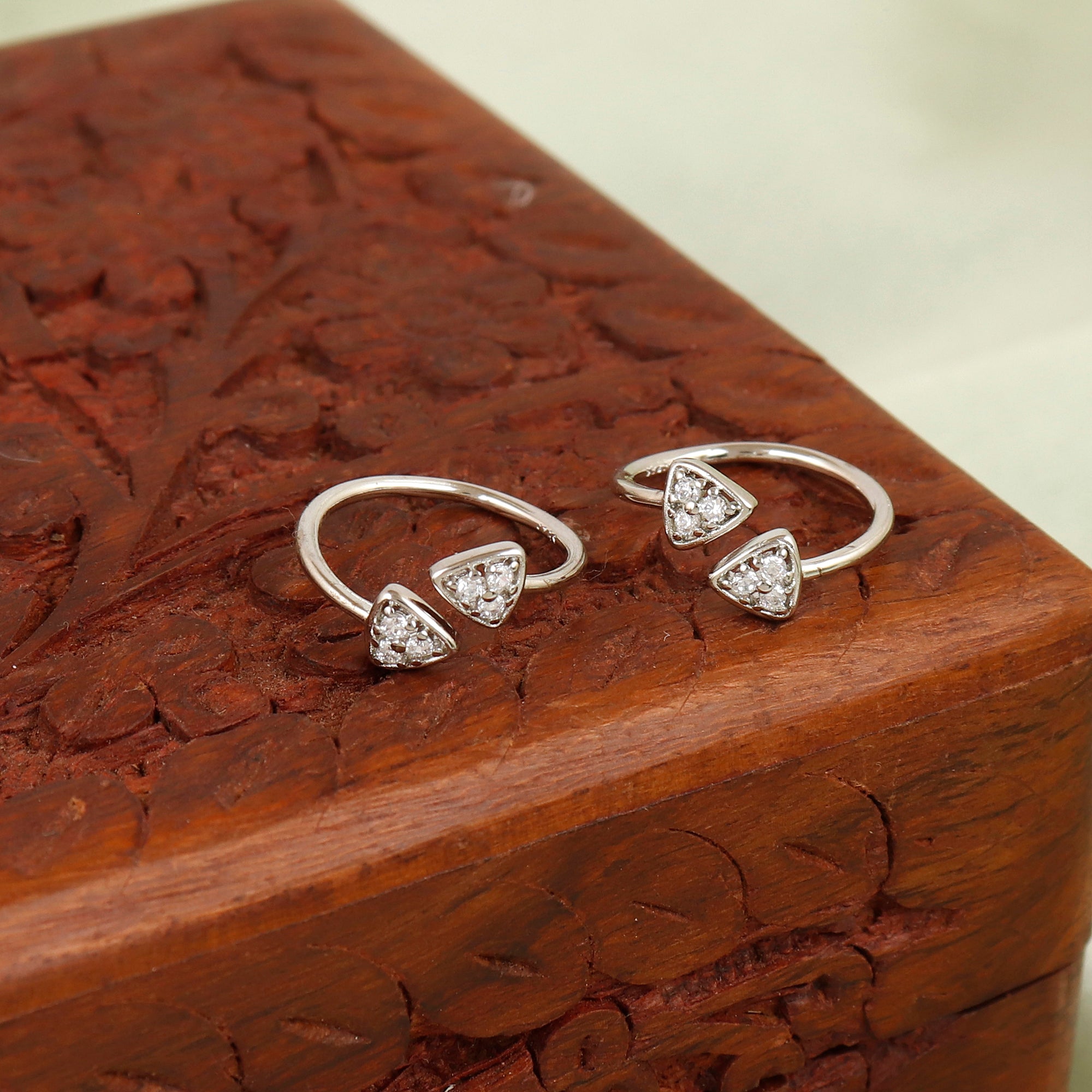 Triangle Shaped Silver Toering