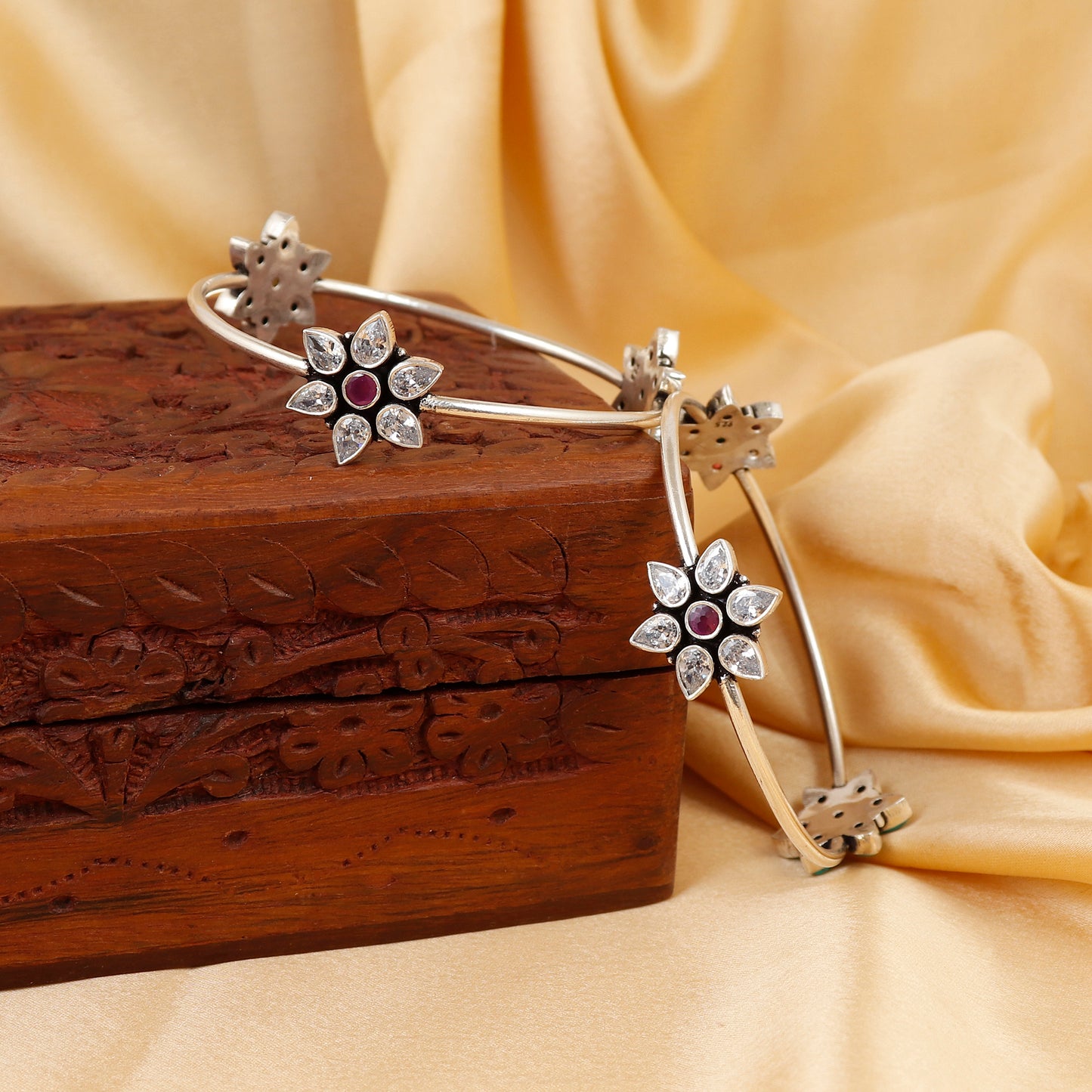 925 Silver Cubic Zirconia Floral Everyday Bangle