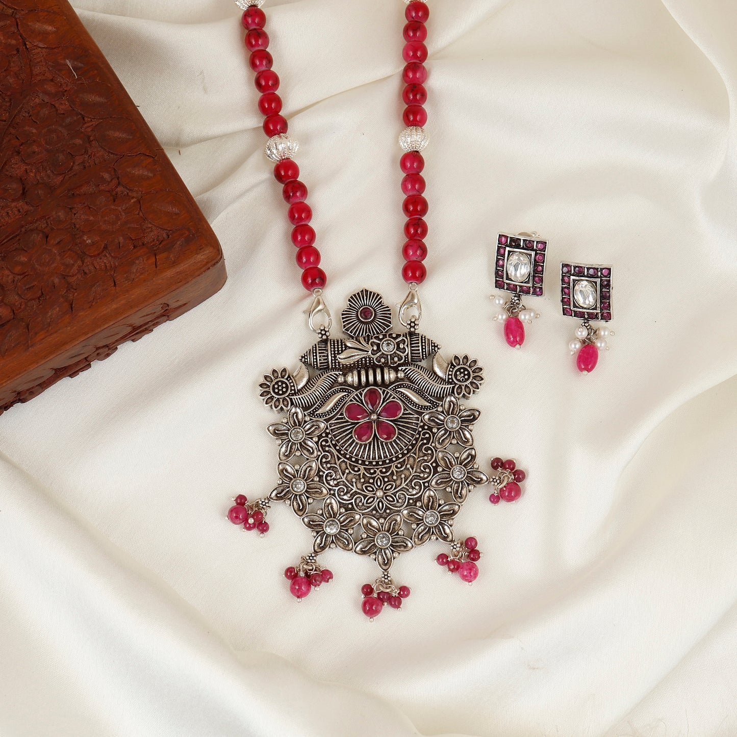 Rani Padmavati Jharokha Silver Necklace For Festivals