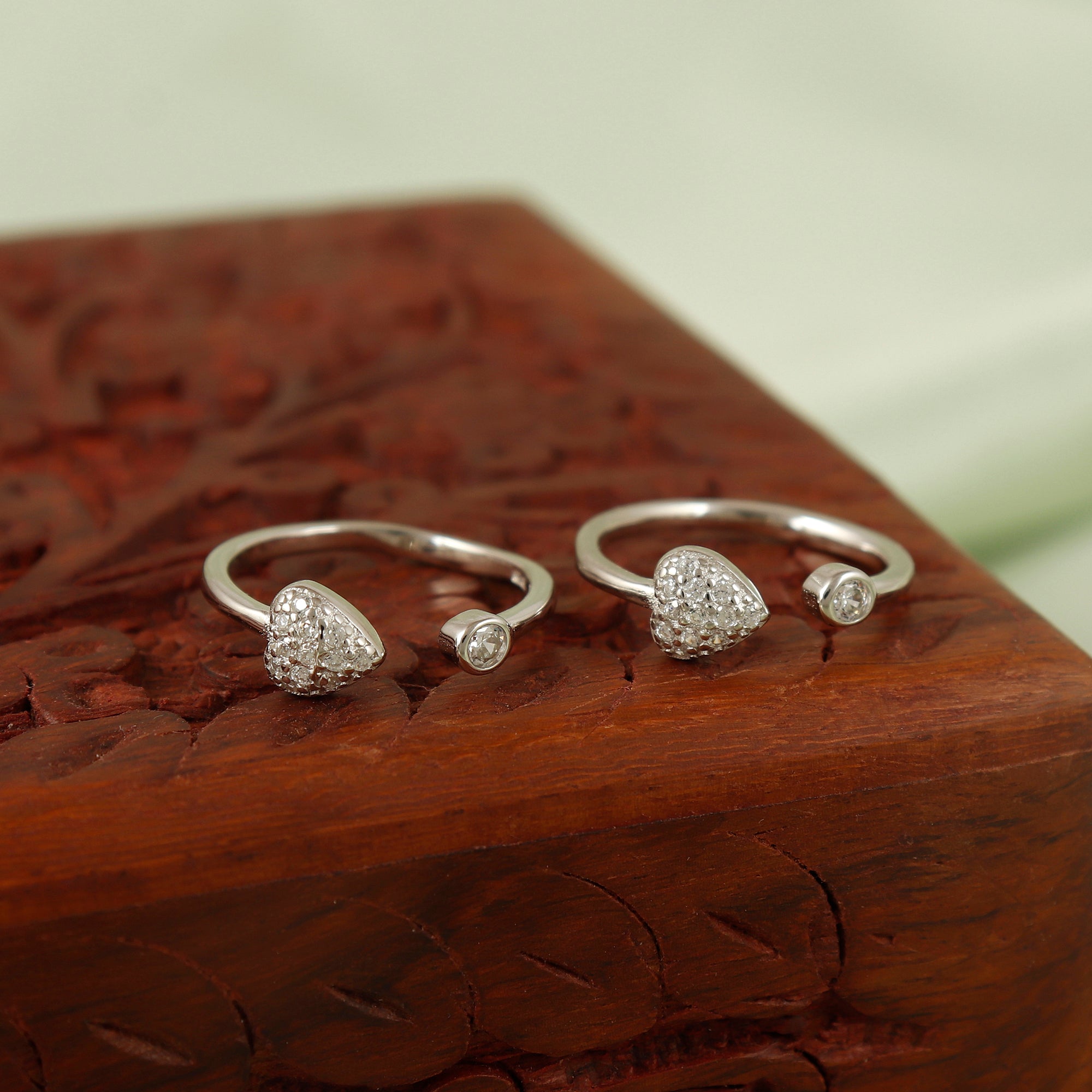 Silver Close Heart Toe Ring For Women