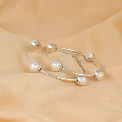 Moonlight Pearl Shine Silver Bangle