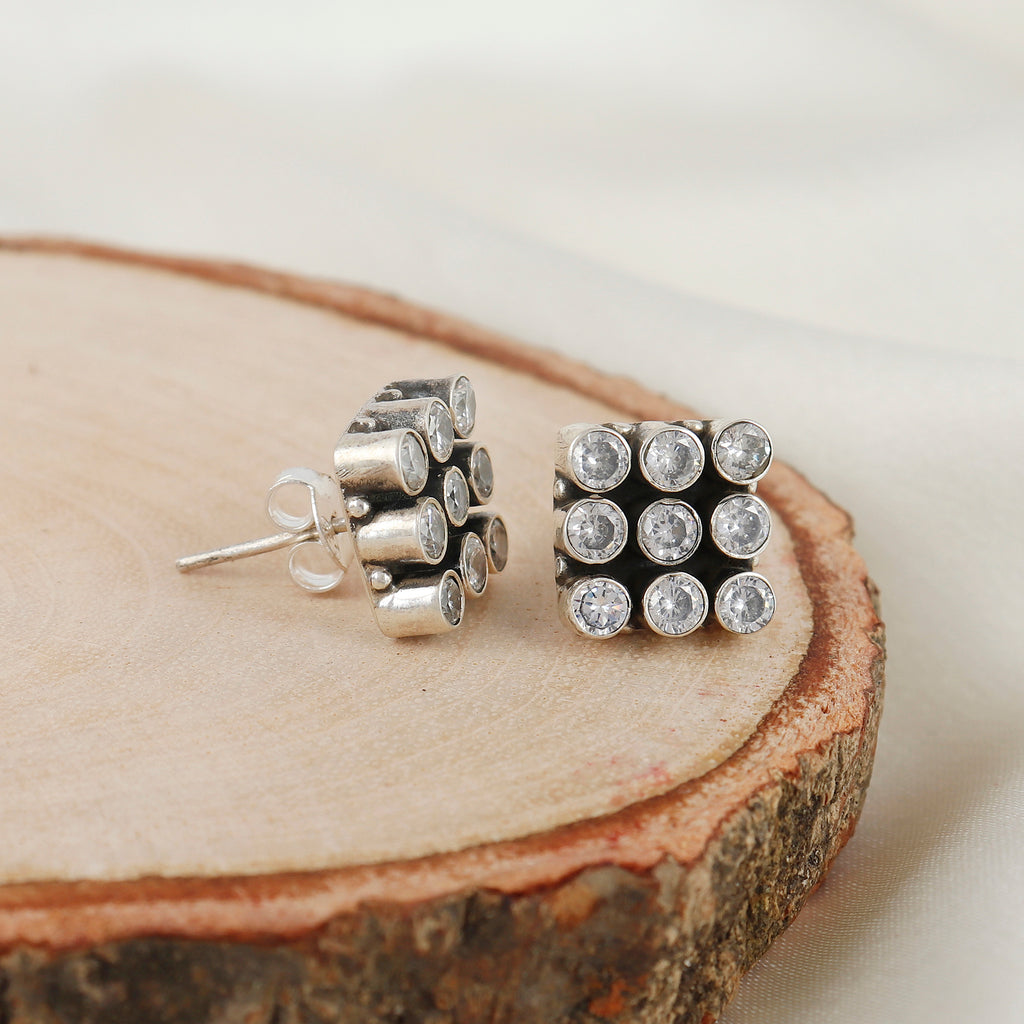 Nova Shine Silver Stud