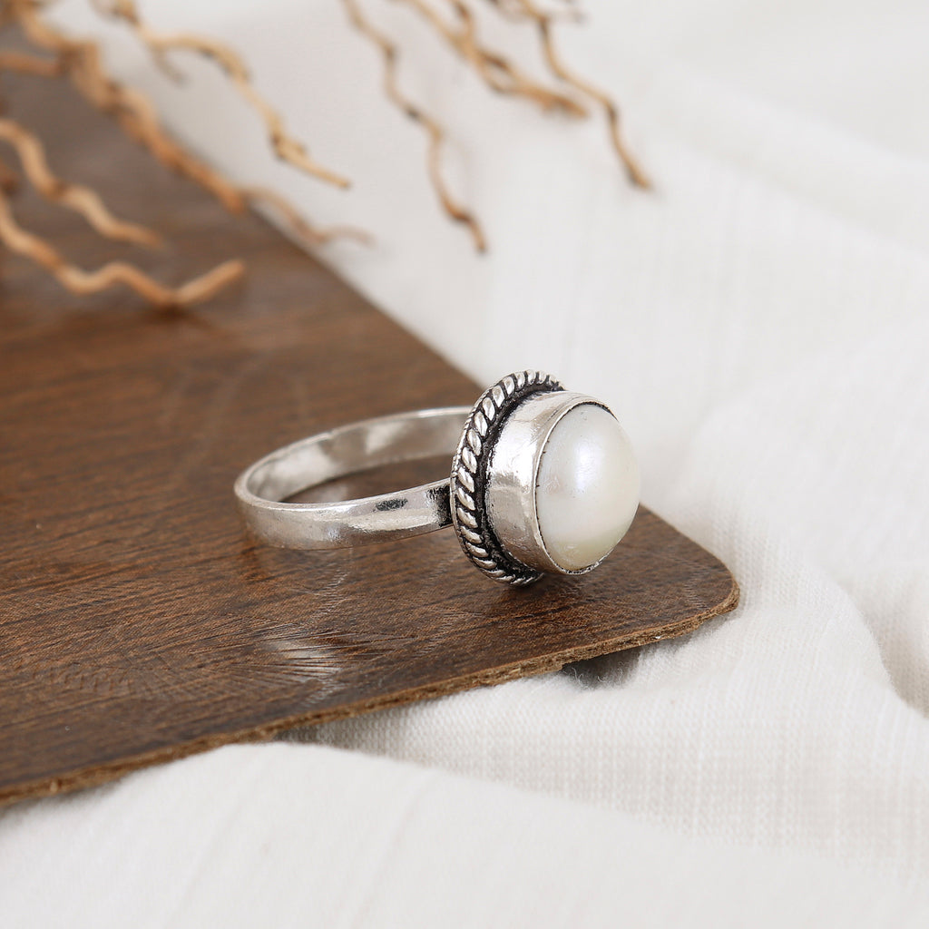 Jadau Fresh Water Pearl Silver Ring