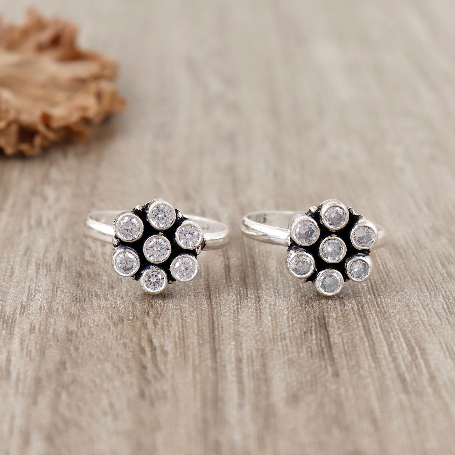 Phool Blooming Silver Toe Ring