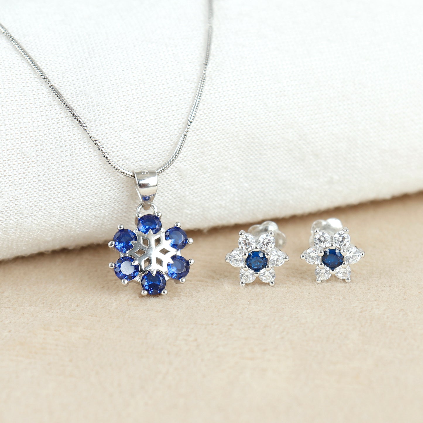 Blue Snowflake Silver Pendant Set