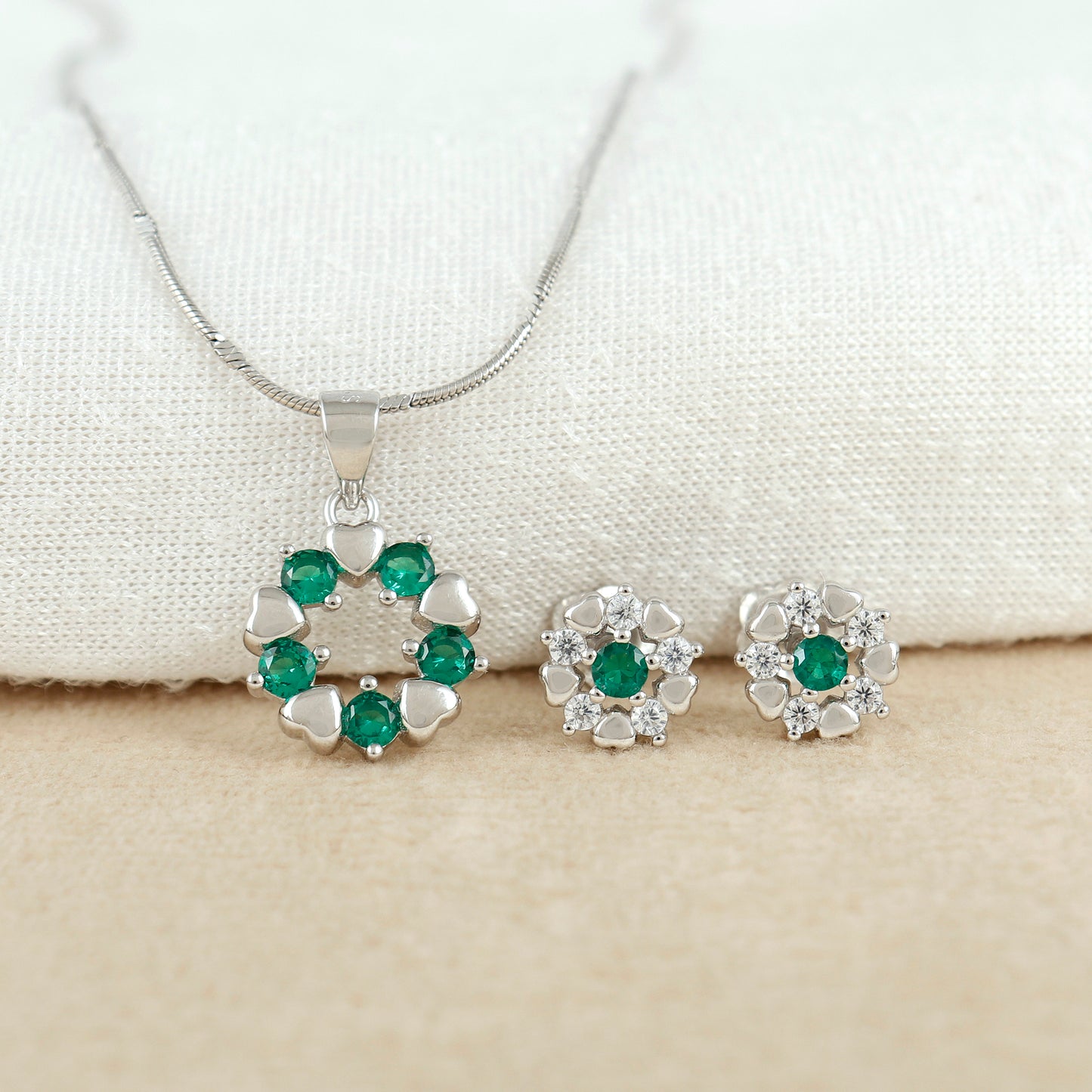 Emerald Heart Halo Silver Pendant Set