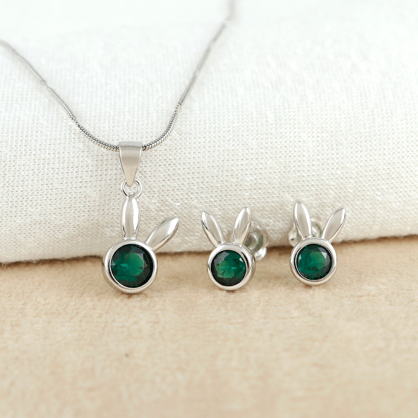 Bunny Emerald Silver Charm Pendant Set