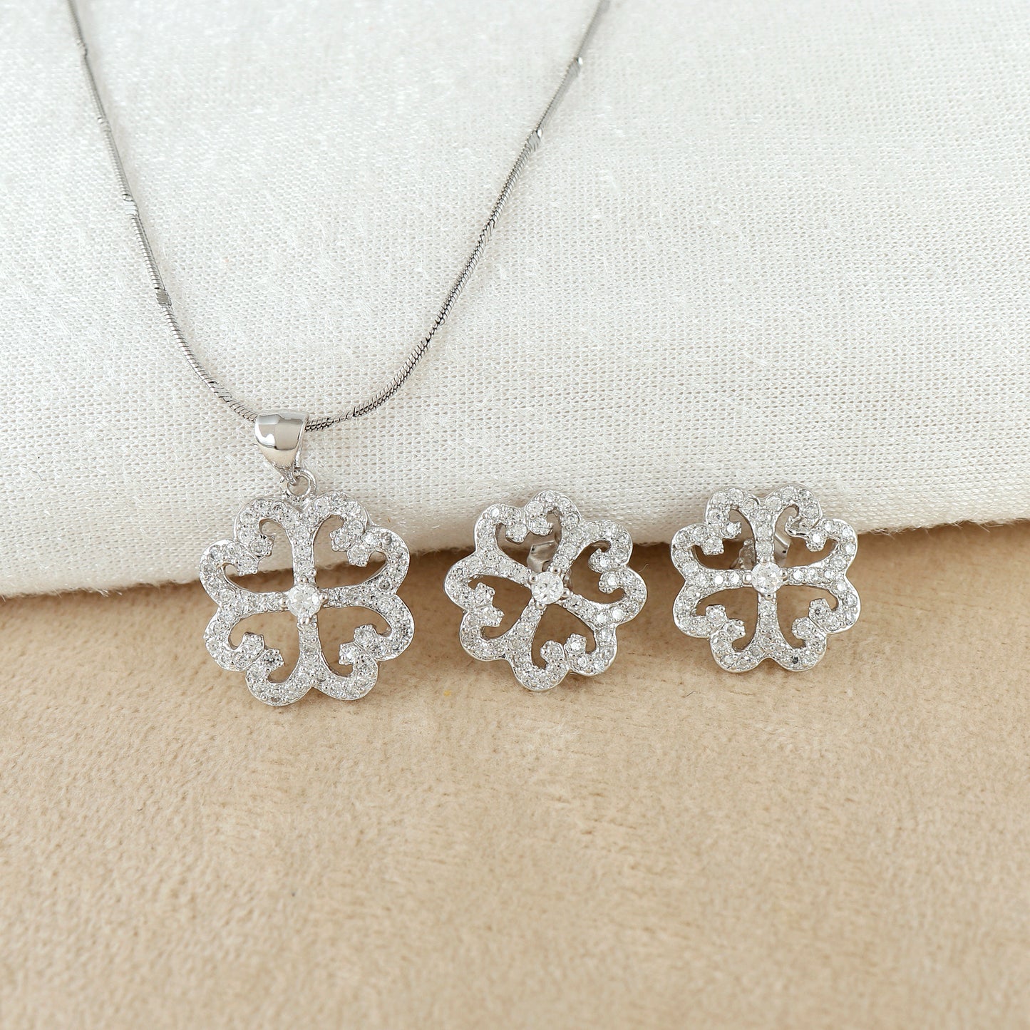Sterling Silver Heart Clove Pendant Silver Set