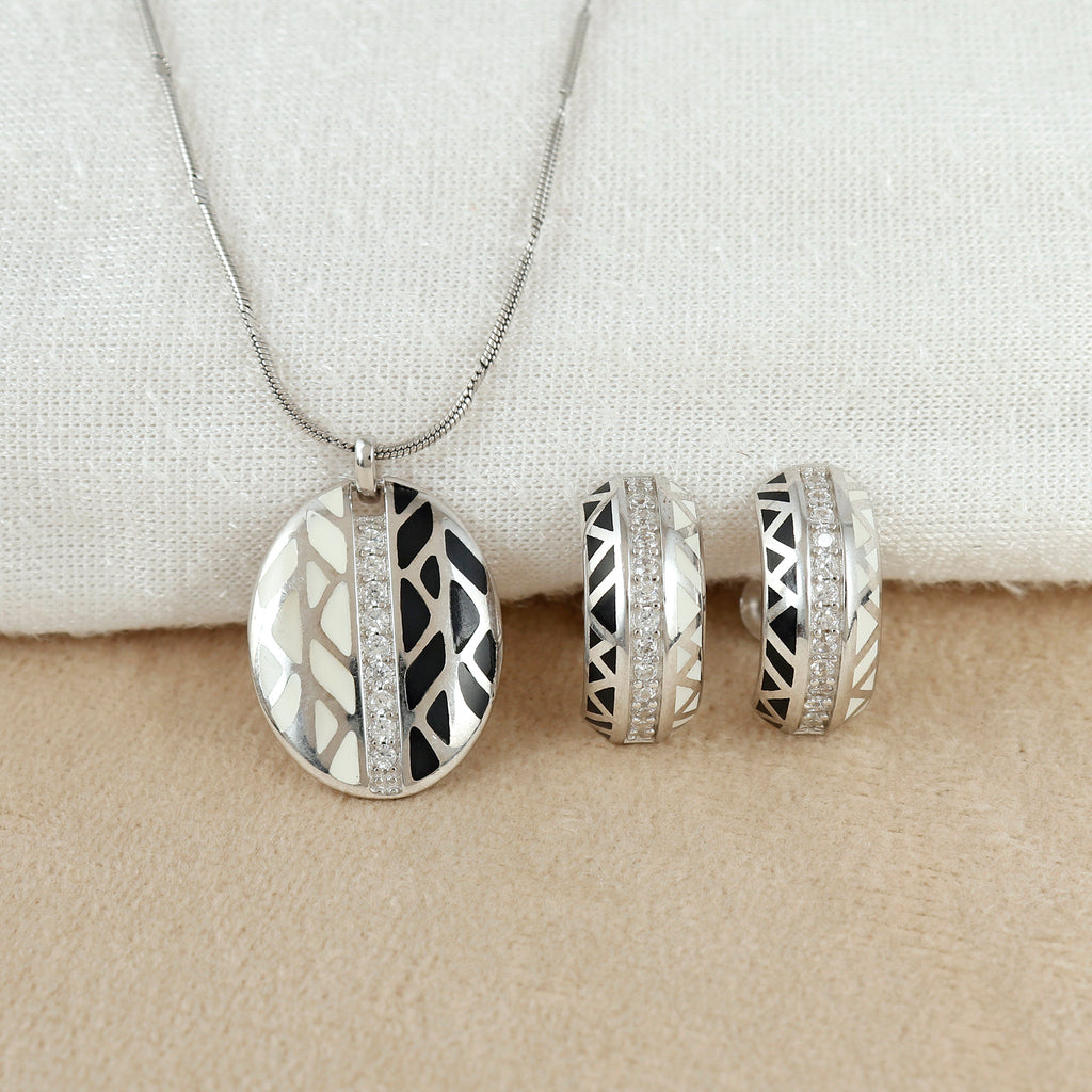Black & White Silver Korean Pendant Set