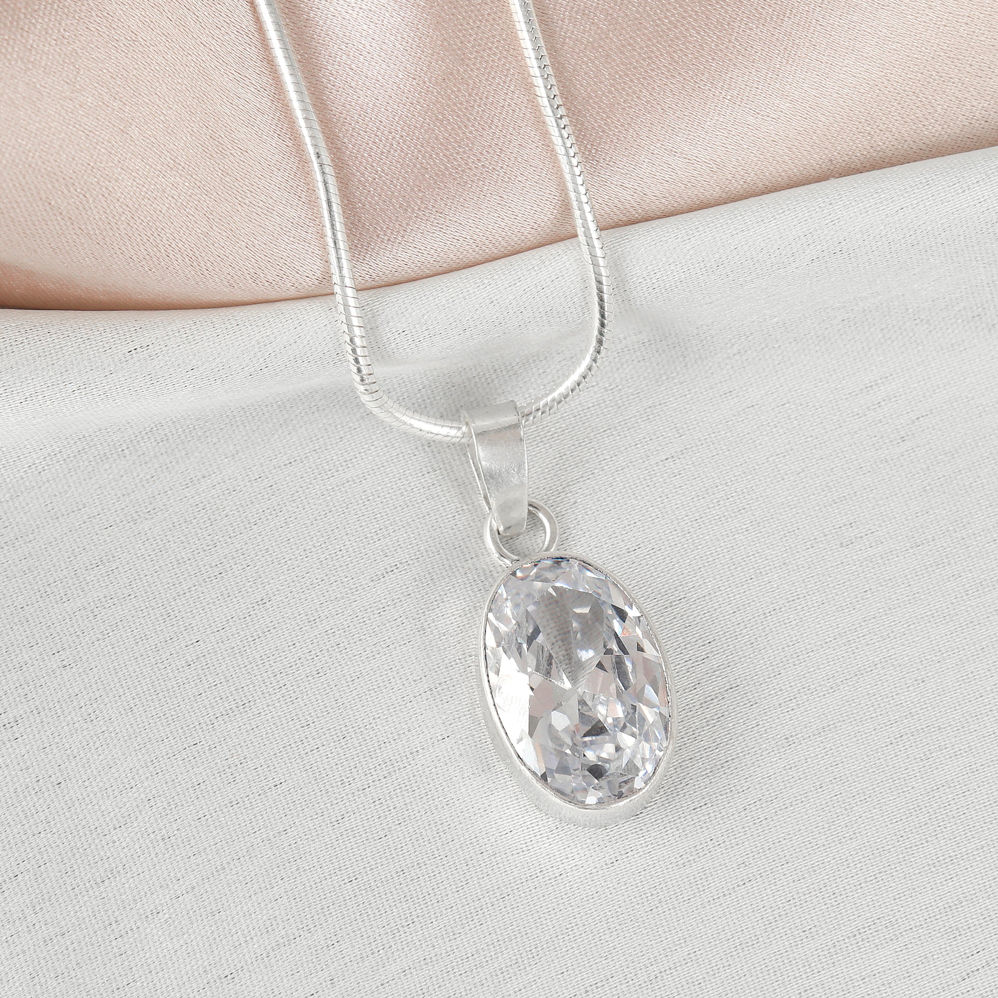 White Gemstone Jadau Silver Pendant